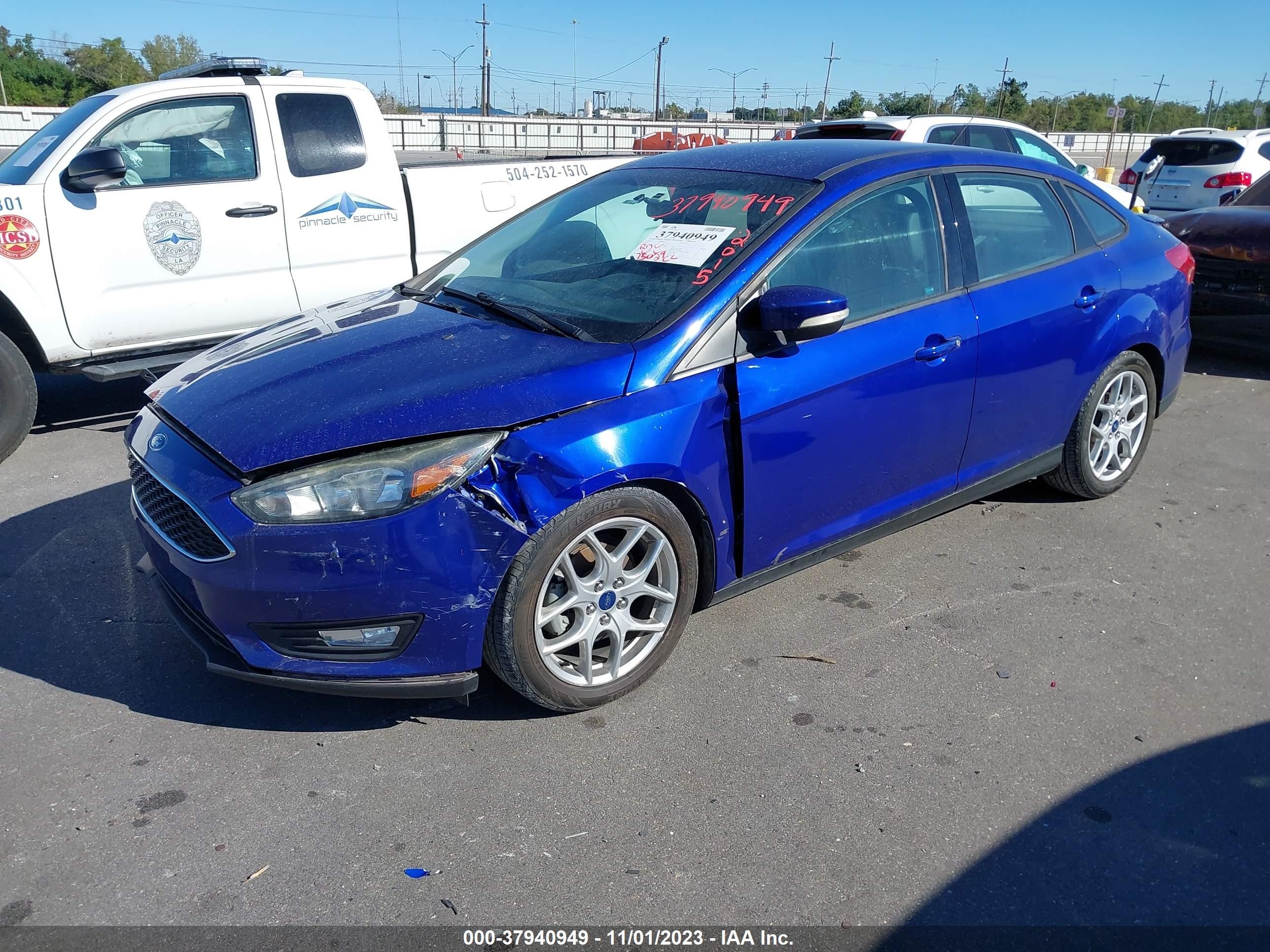 2015 Ford Focus Se Blue vin: 1FADP3F2XFL357044