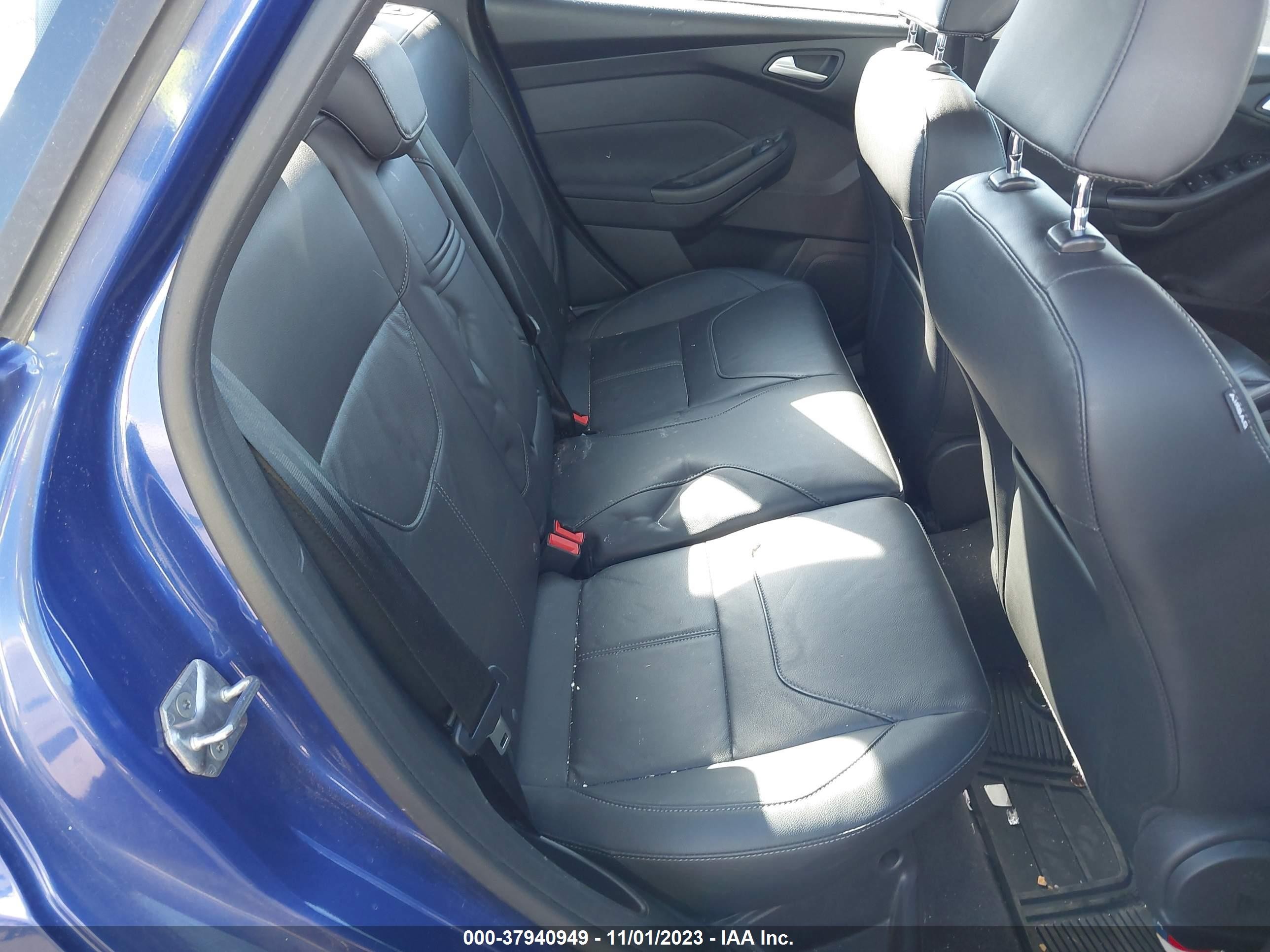 2015 Ford Focus Se Blue vin: 1FADP3F2XFL357044