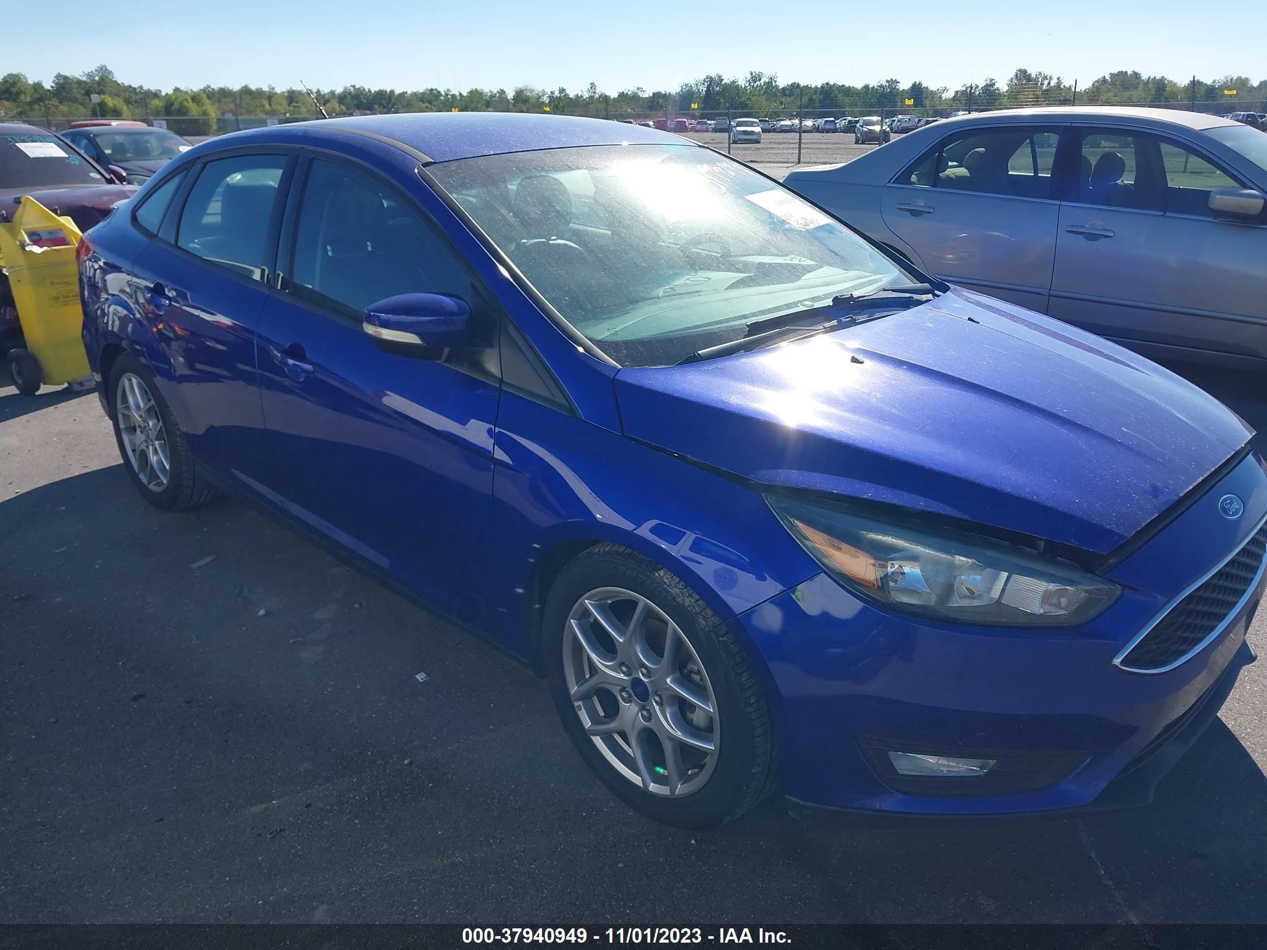 2015 Ford Focus Se Blue vin: 1FADP3F2XFL357044