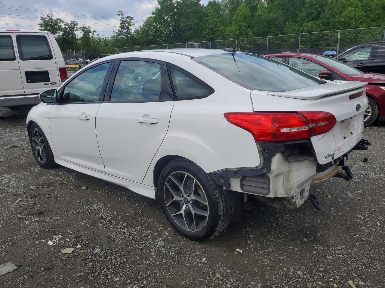 2015 Ford Focus Se White vin: 1FADP3F2XFL360722