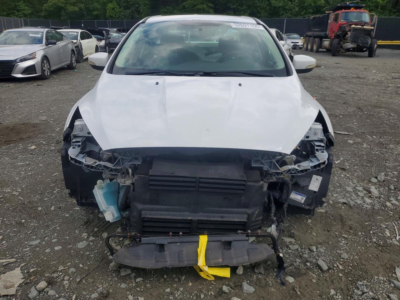 2015 Ford Focus Se White vin: 1FADP3F2XFL360722