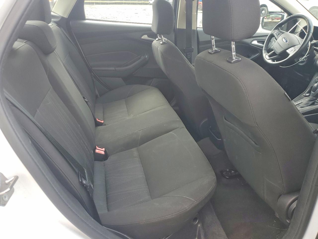 2015 Ford Focus Se White vin: 1FADP3F2XFL360722
