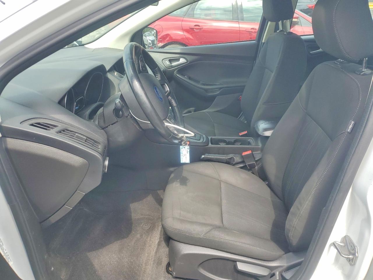 2015 Ford Focus Se White vin: 1FADP3F2XFL360722