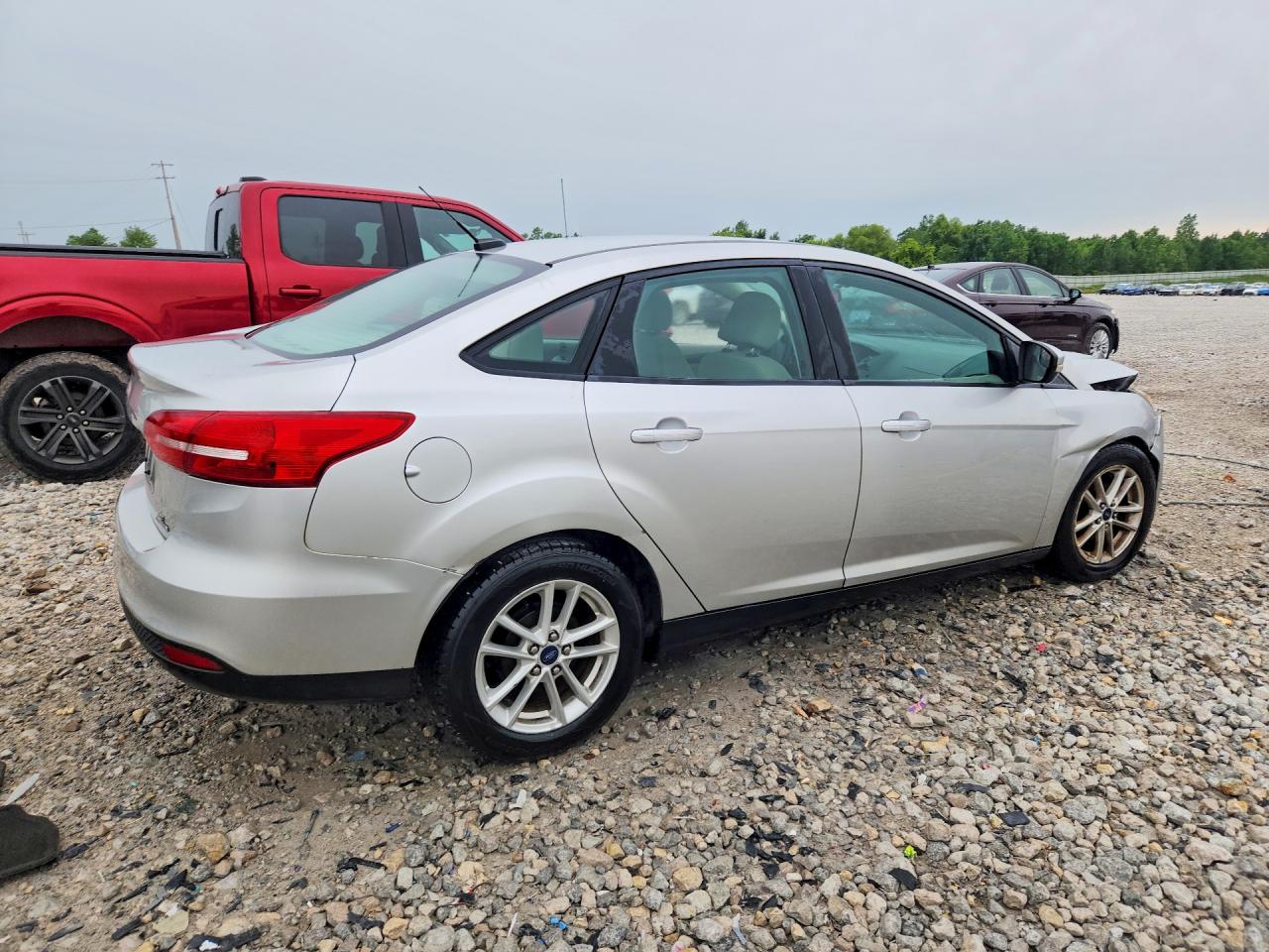 2015 Ford Focus Se Silver vin: 1FADP3F2XFL361952