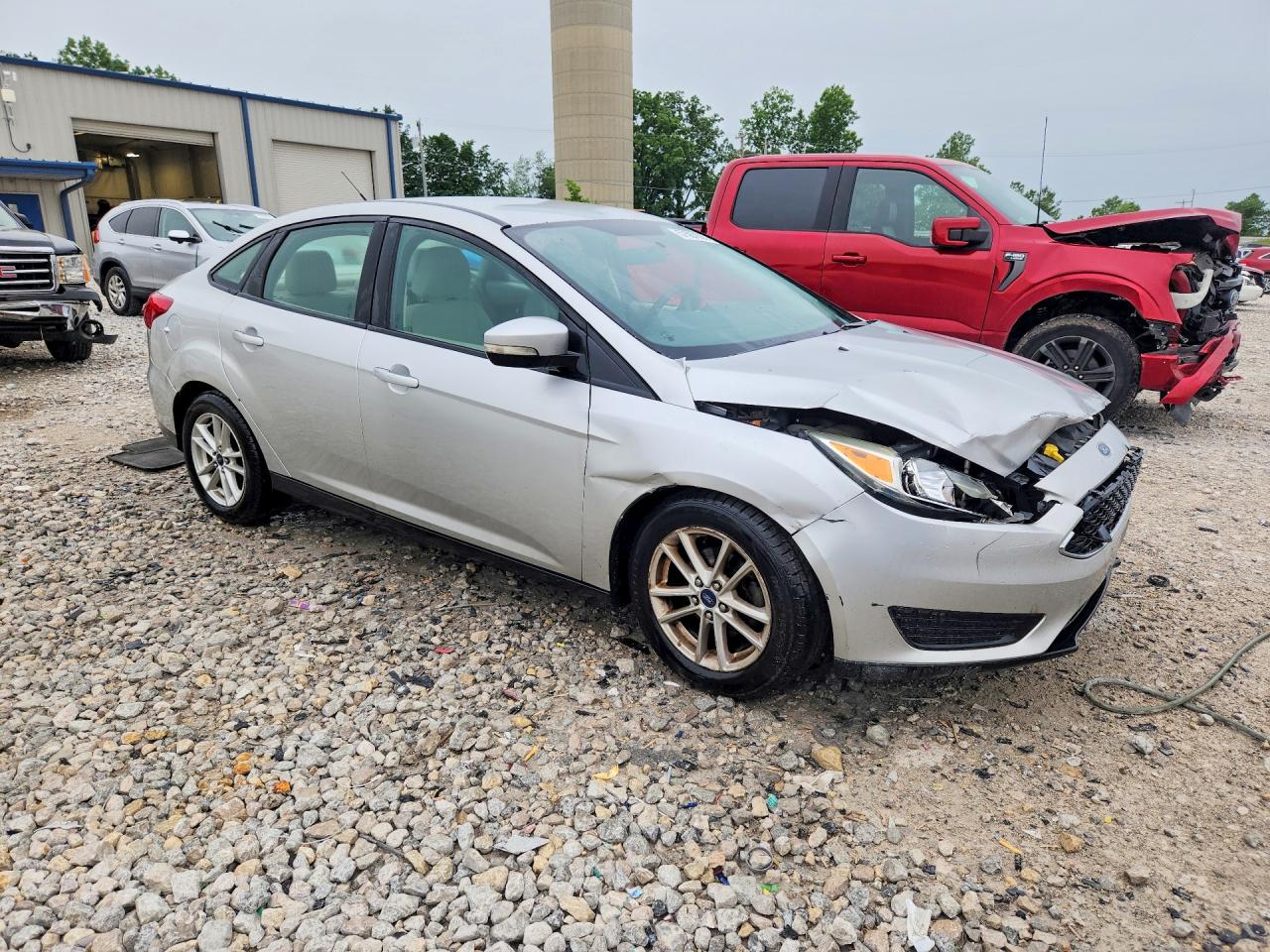 2015 Ford Focus Se Silver vin: 1FADP3F2XFL361952