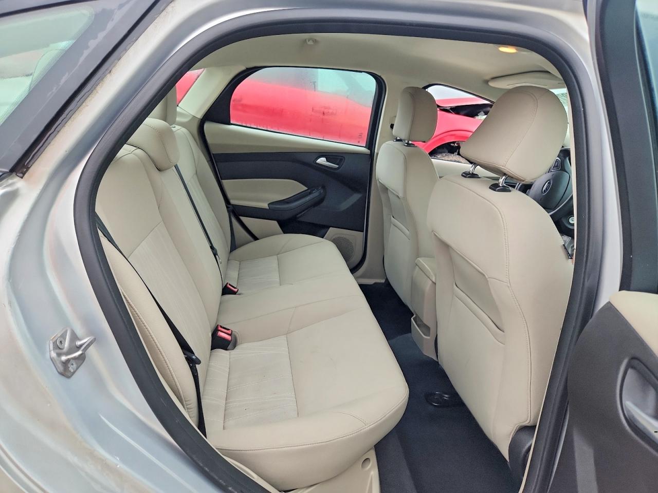 2015 Ford Focus Se Silver vin: 1FADP3F2XFL361952