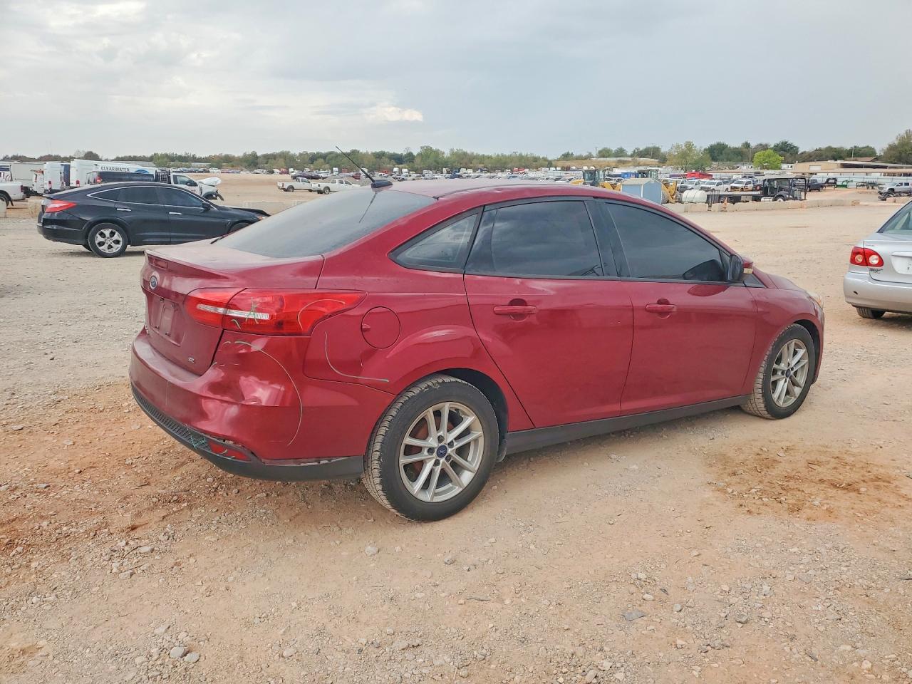 2017 Ford Focus Se Burgundy vin: 1FADP3F2XHL252748