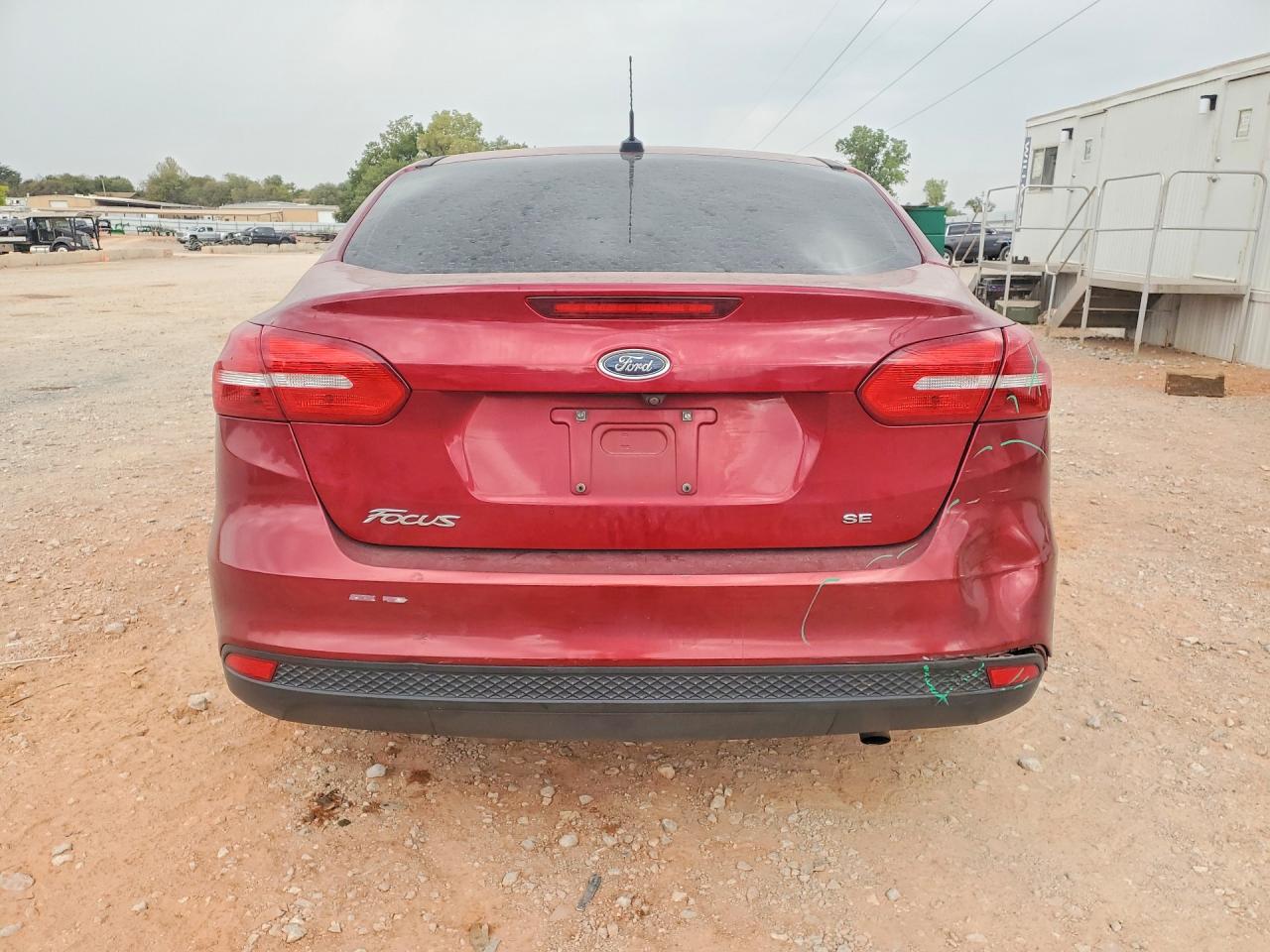 2017 Ford Focus Se Burgundy vin: 1FADP3F2XHL252748