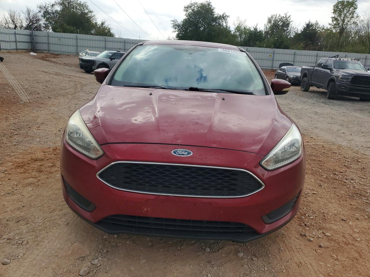 2017 Ford Focus Se Burgundy vin: 1FADP3F2XHL252748