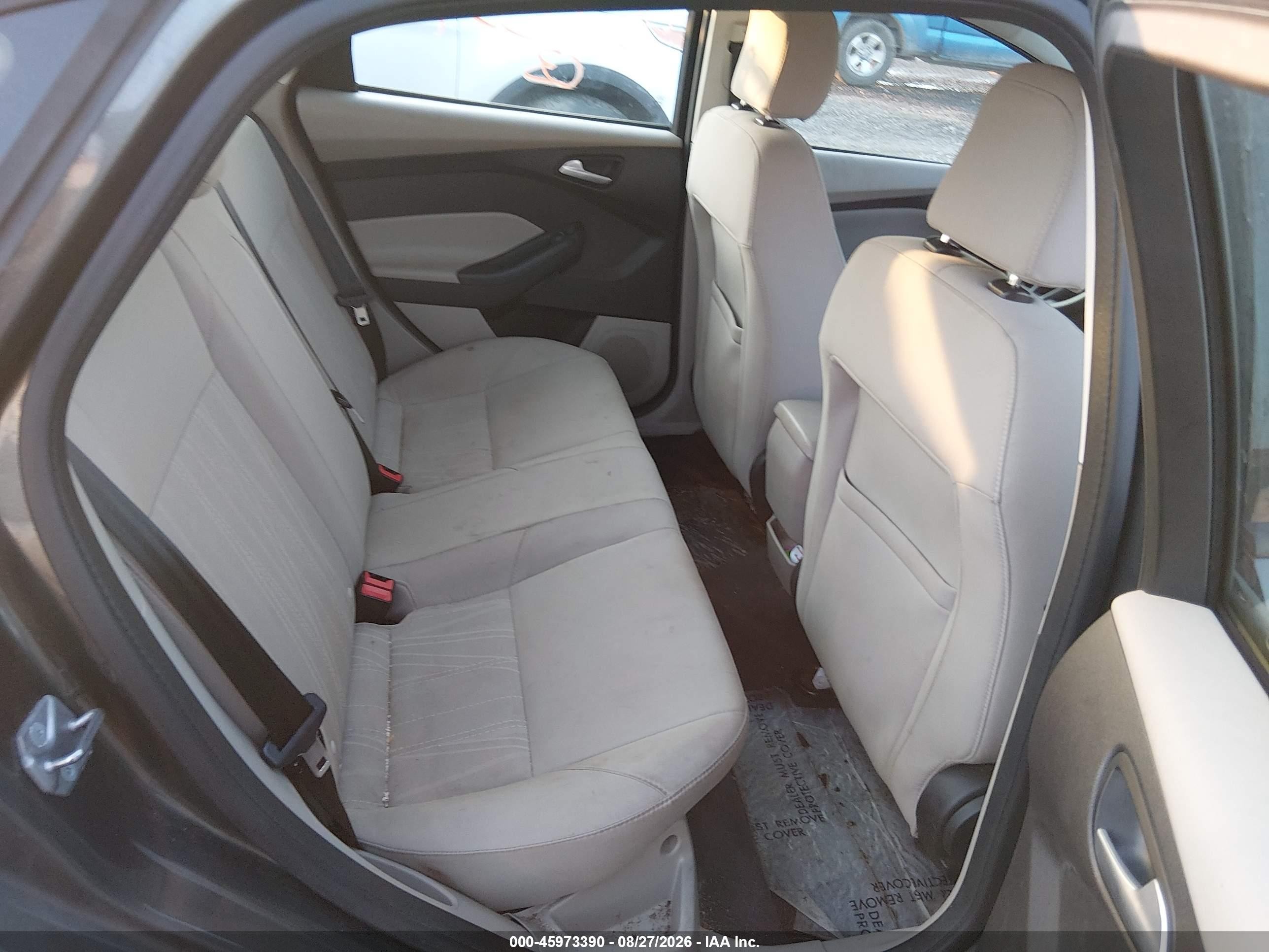 2017 Ford Focus Se Gray vin: 1FADP3F2XHL266052