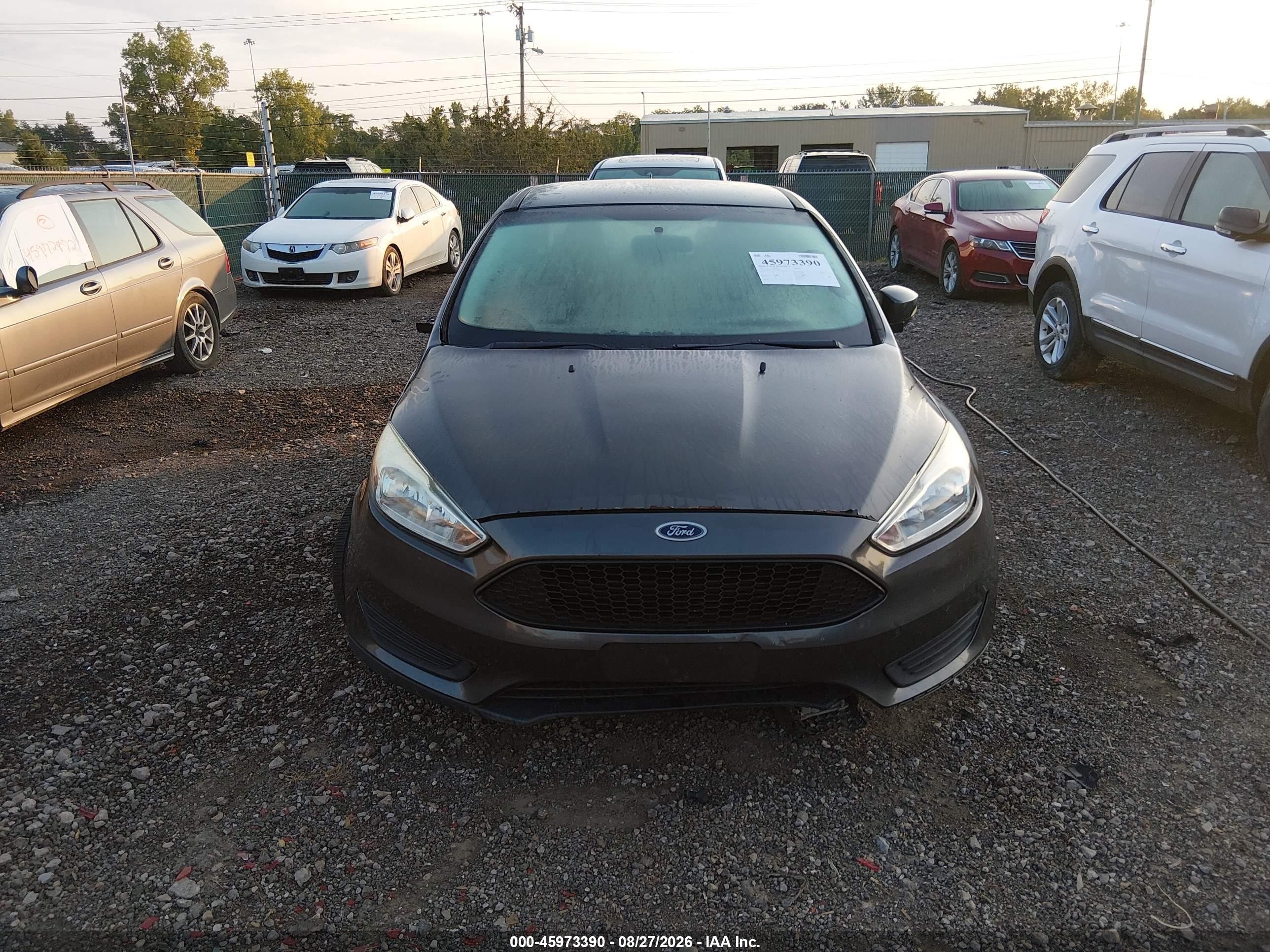 2017 Ford Focus Se Gray vin: 1FADP3F2XHL266052