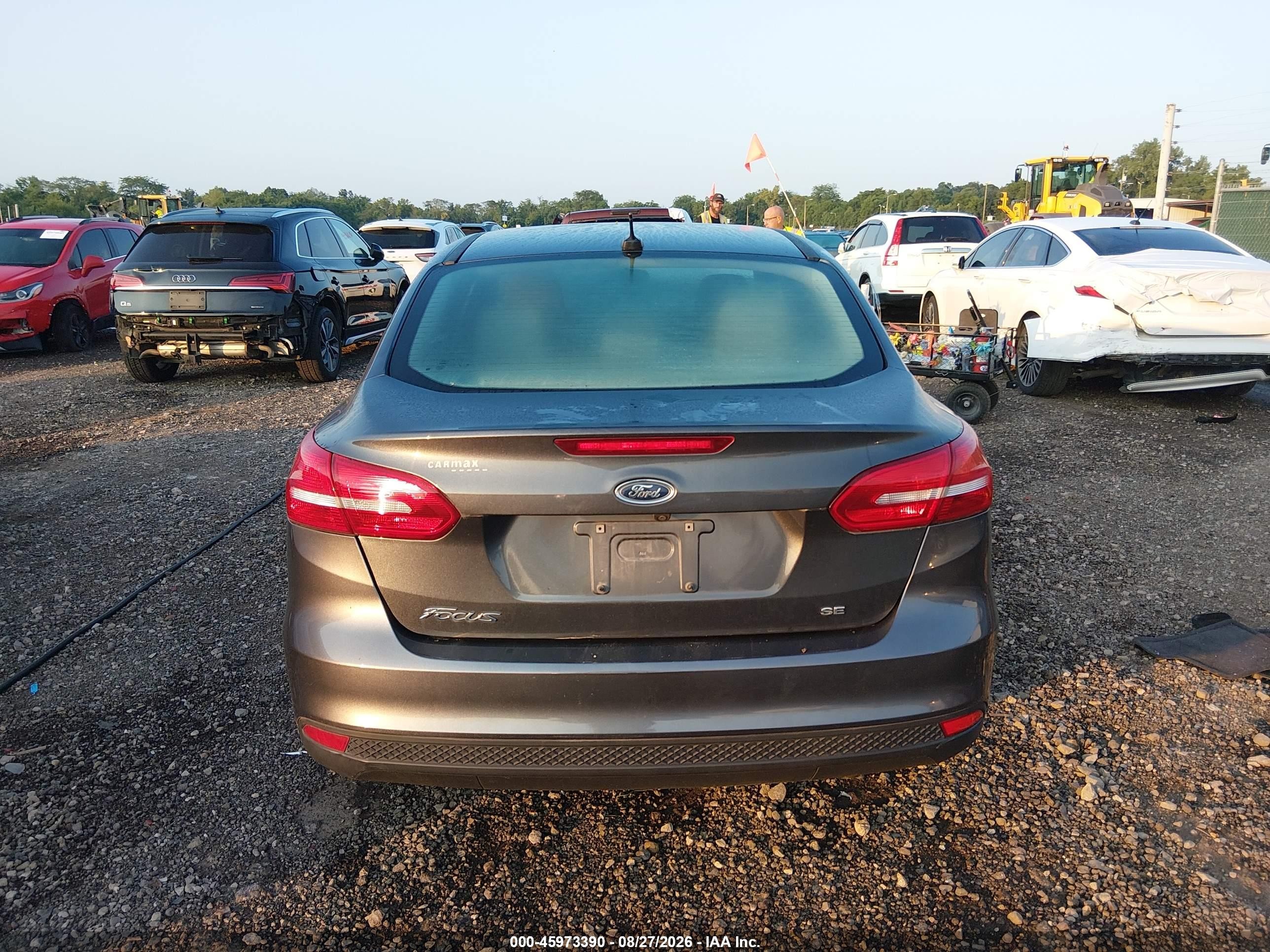 2017 Ford Focus Se Gray vin: 1FADP3F2XHL266052