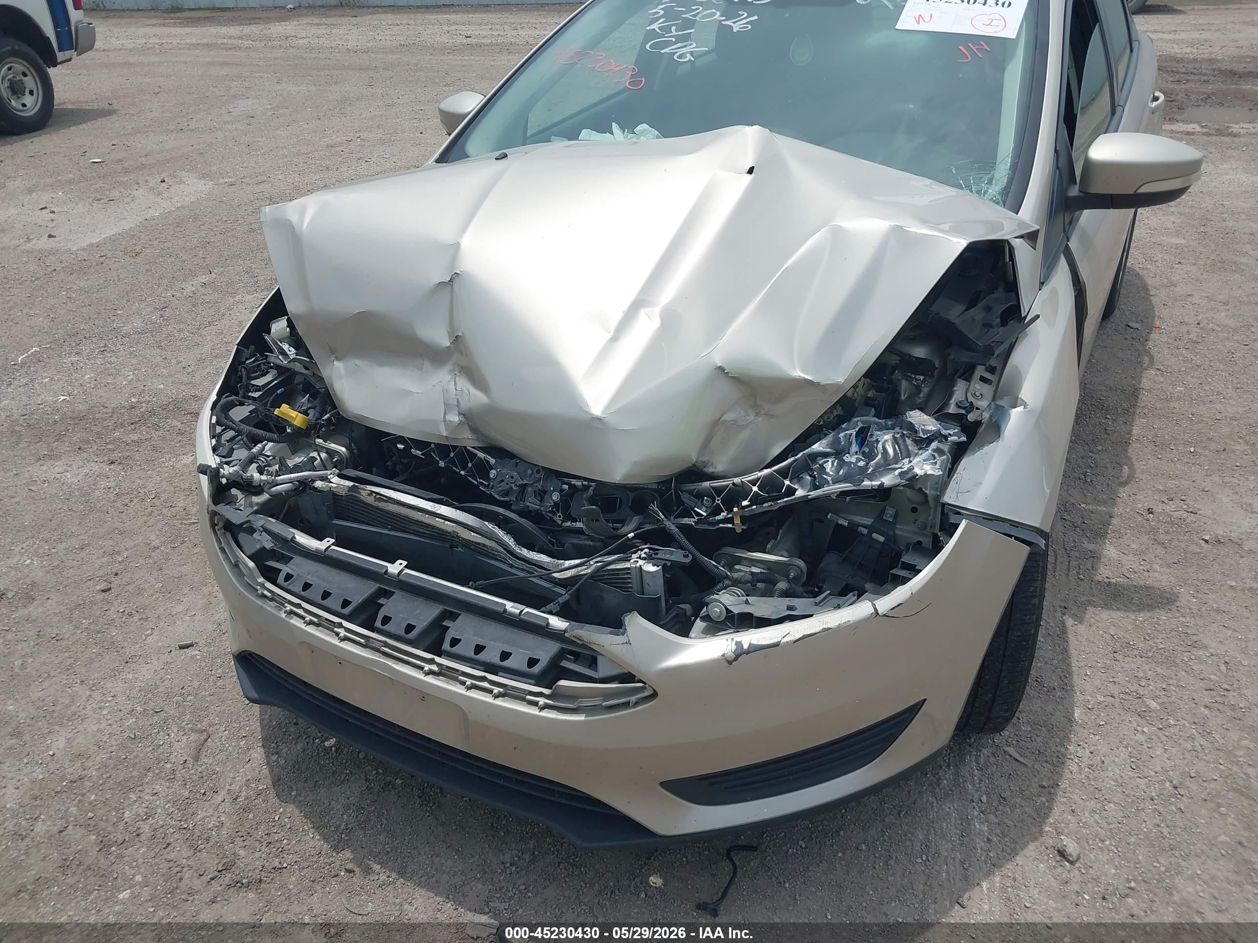 2017 Ford Focus Se Beige vin: 1FADP3F2XHL299116