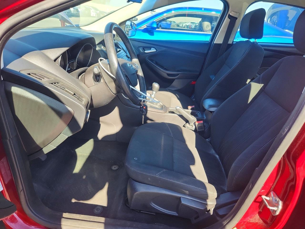 2015 Ford Focus Se Красный vin: 1FADP3FE0FL248425