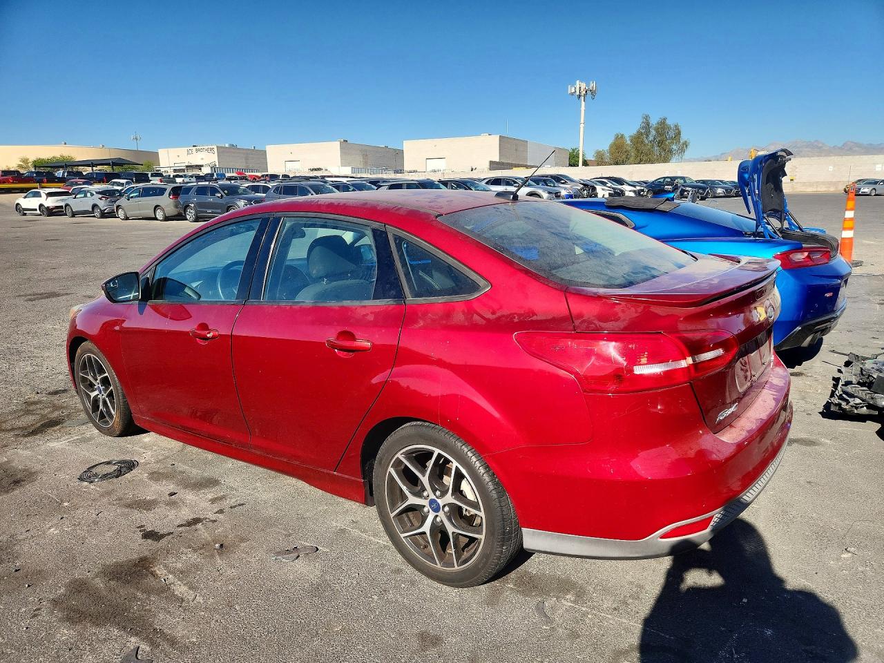 2015 Ford Focus Se Красный vin: 1FADP3FE0FL248425