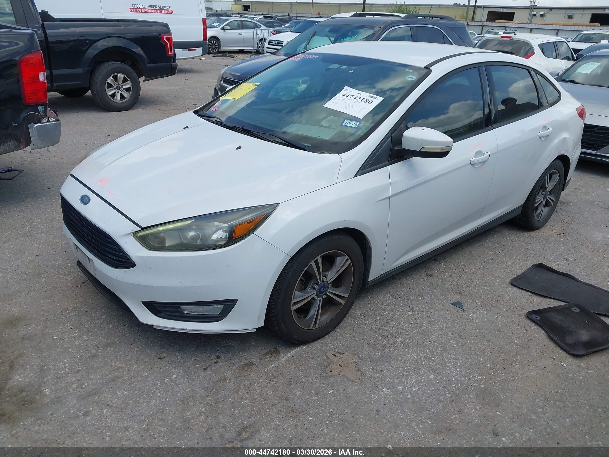 2017 Ford Focus Se White vin: 1FADP3FE0HL276552