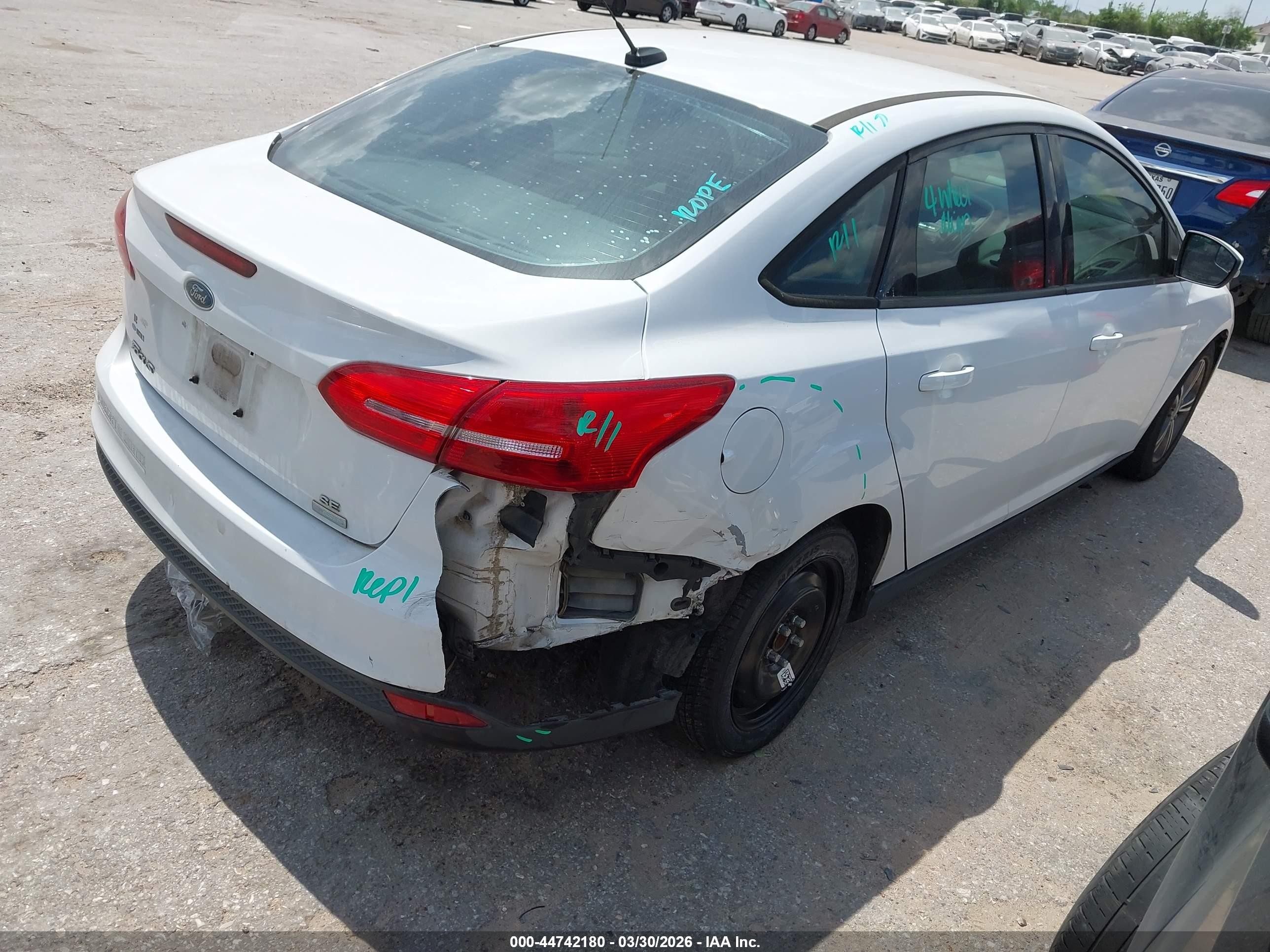 2017 Ford Focus Se White vin: 1FADP3FE0HL276552