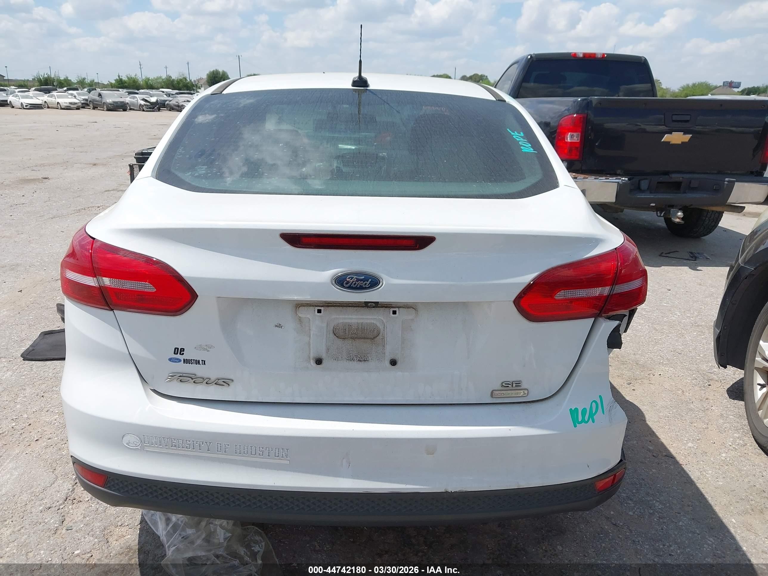 2017 Ford Focus Se White vin: 1FADP3FE0HL276552