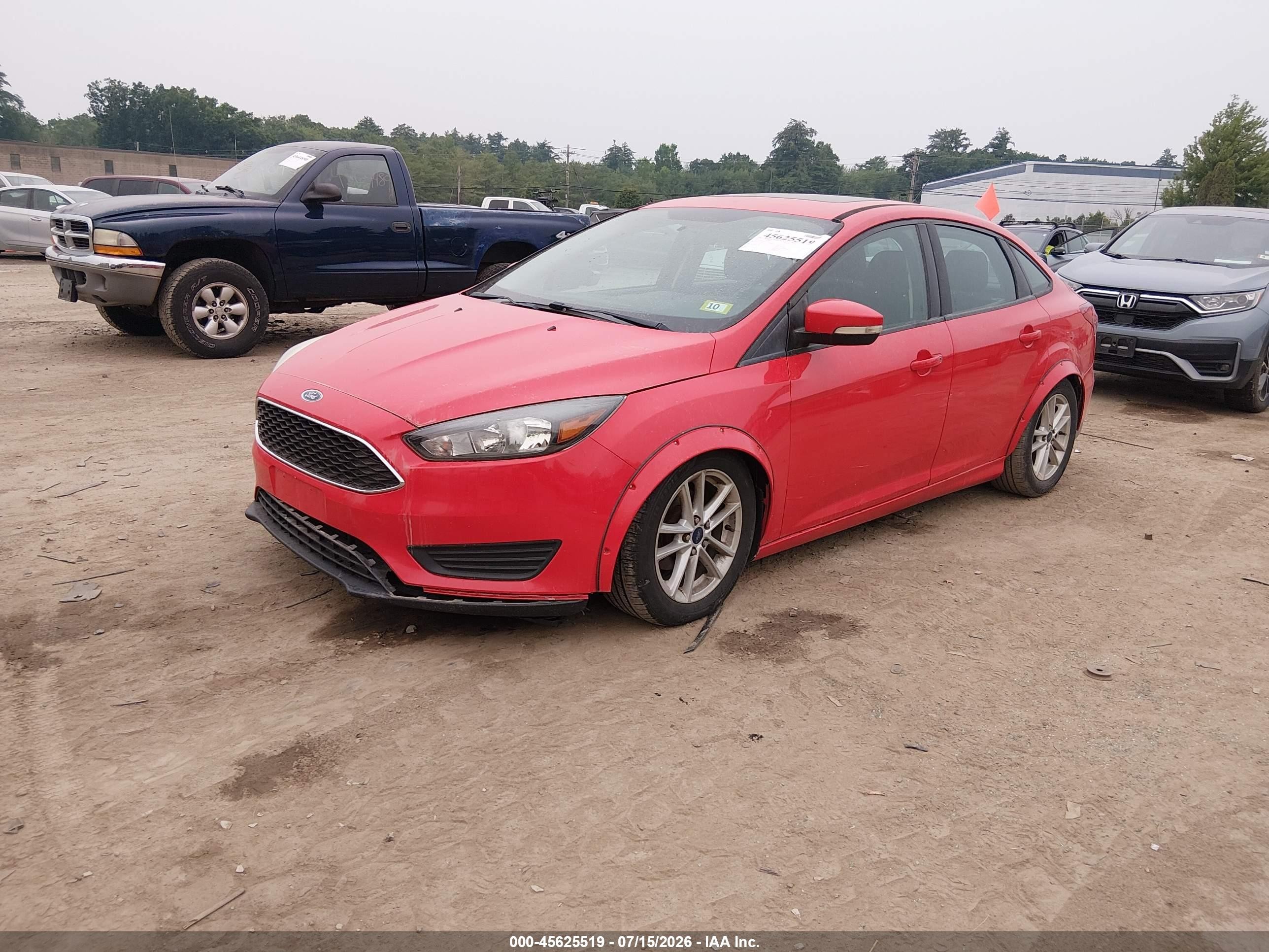 2015 Ford Focus Se Red vin: 1FADP3FE2FL338045