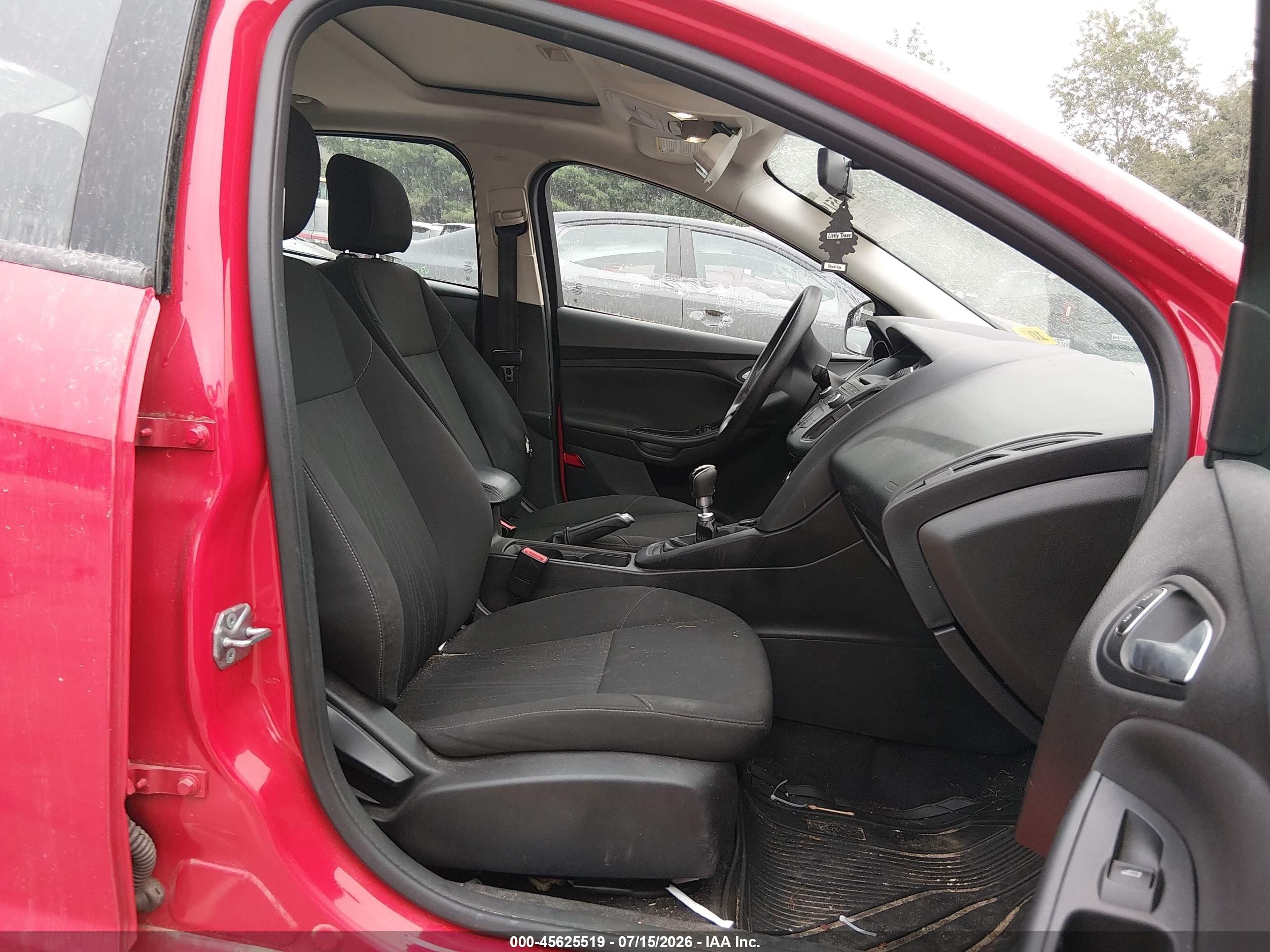 2015 Ford Focus Se Red vin: 1FADP3FE2FL338045