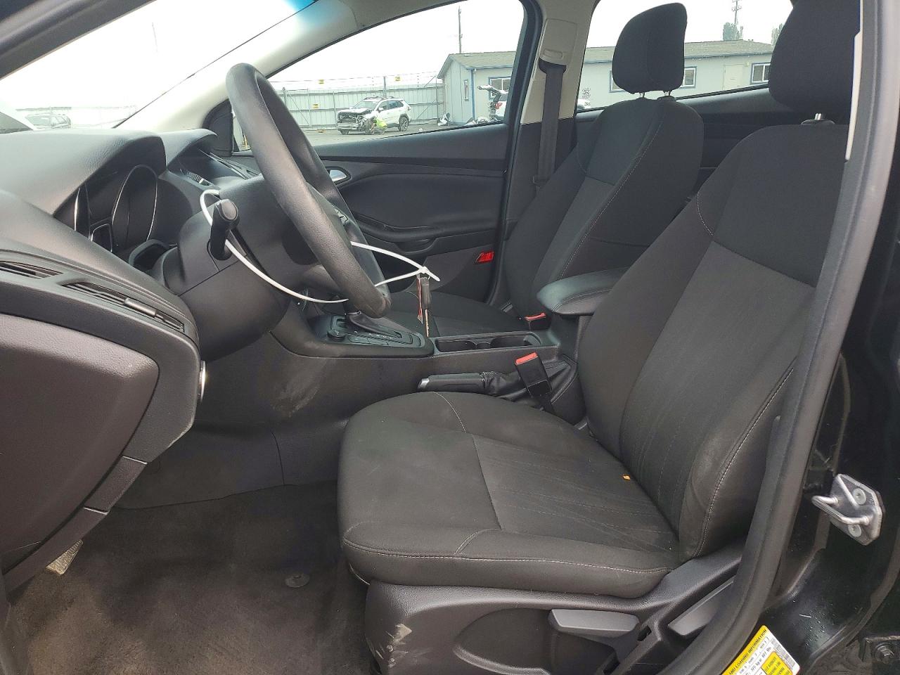 2018 Ford Focus Se Черный vin: 1FADP3FE2JL304650