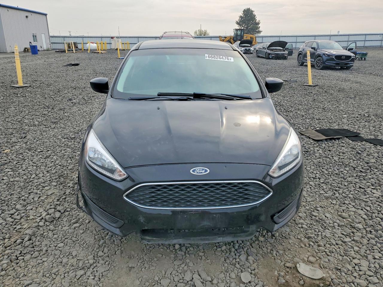 2018 Ford Focus Se Черный vin: 1FADP3FE2JL304650