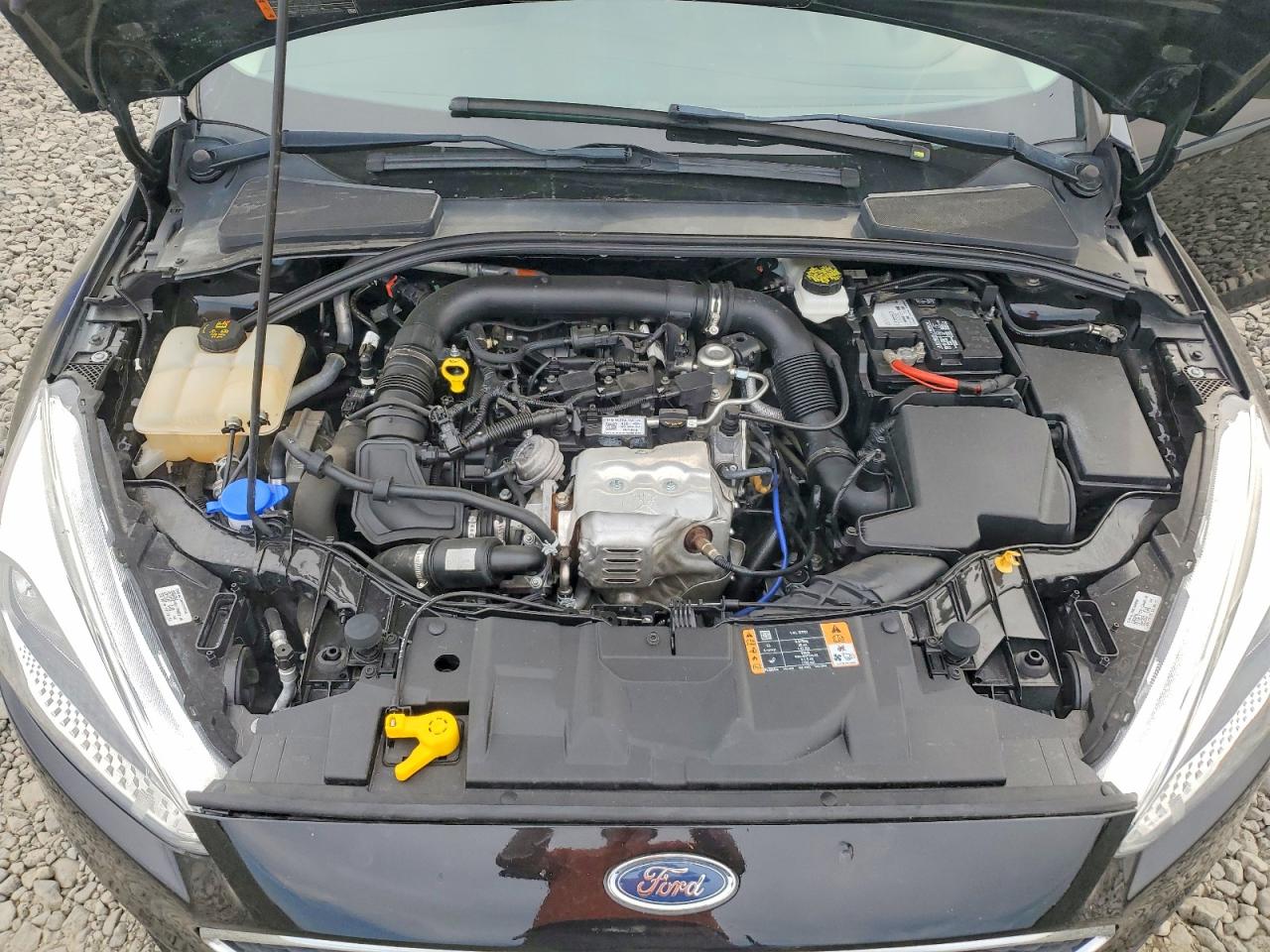 2018 Ford Focus Se Черный vin: 1FADP3FE2JL304650