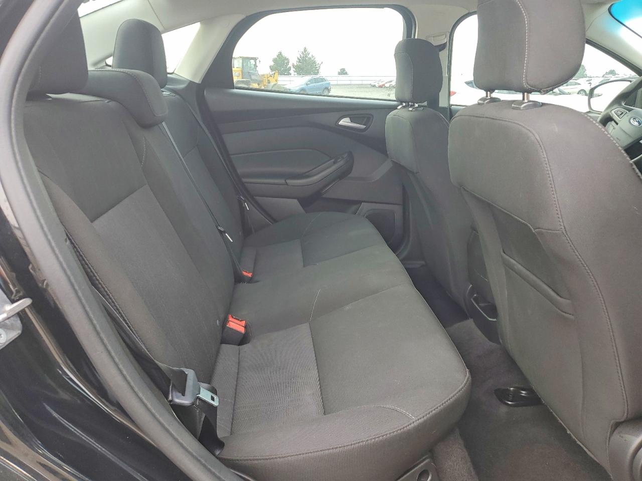 2018 Ford Focus Se Черный vin: 1FADP3FE2JL304650