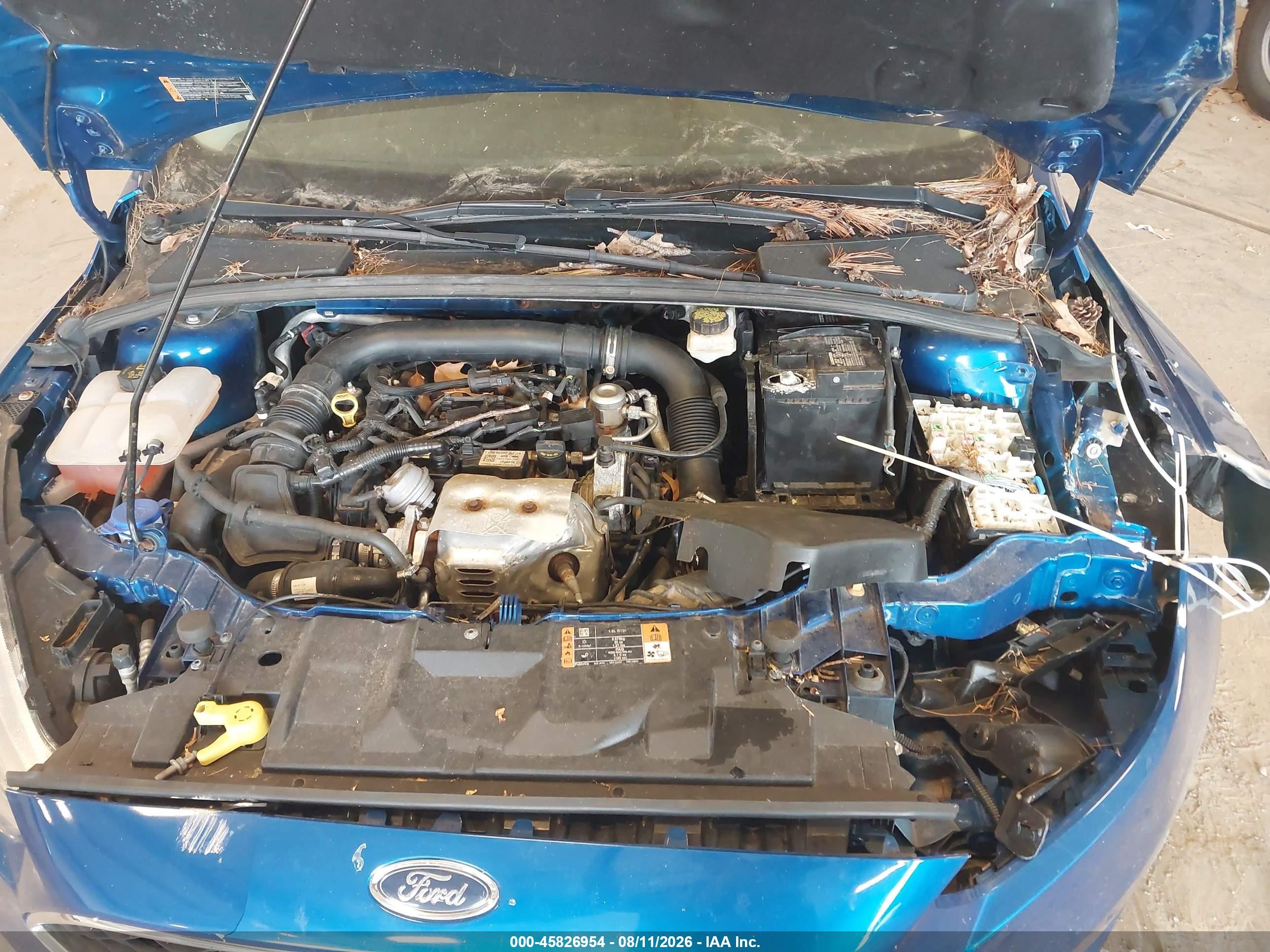 2018 Ford Focus Se Blue vin: 1FADP3FE4JL282408