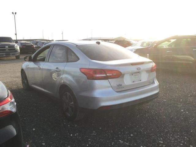 2017 Ford Focus Se Silver vin: 1FADP3FE7HL270747