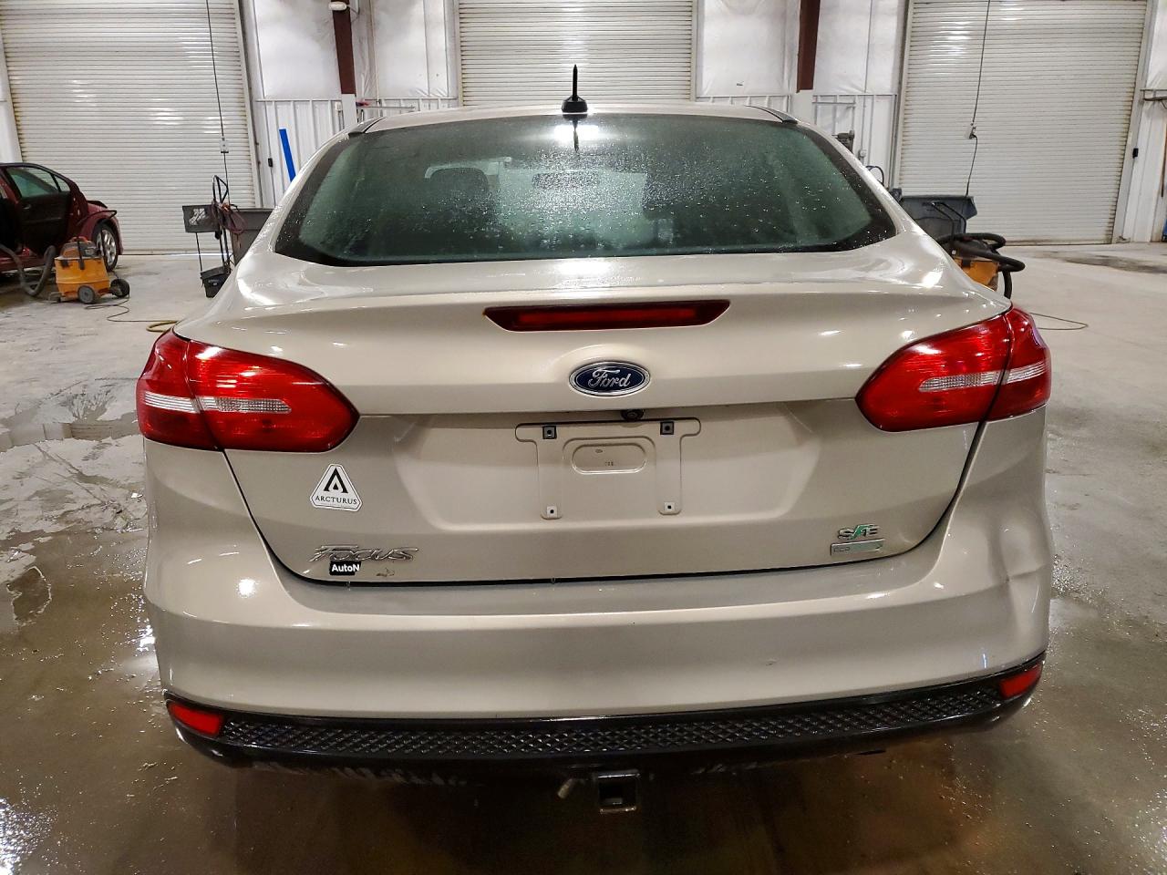 2015 Ford Focus Se Tan vin: 1FADP3FE8FL357733