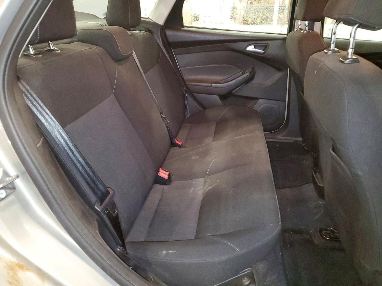 2015 Ford Focus Se Tan vin: 1FADP3FE8FL357733