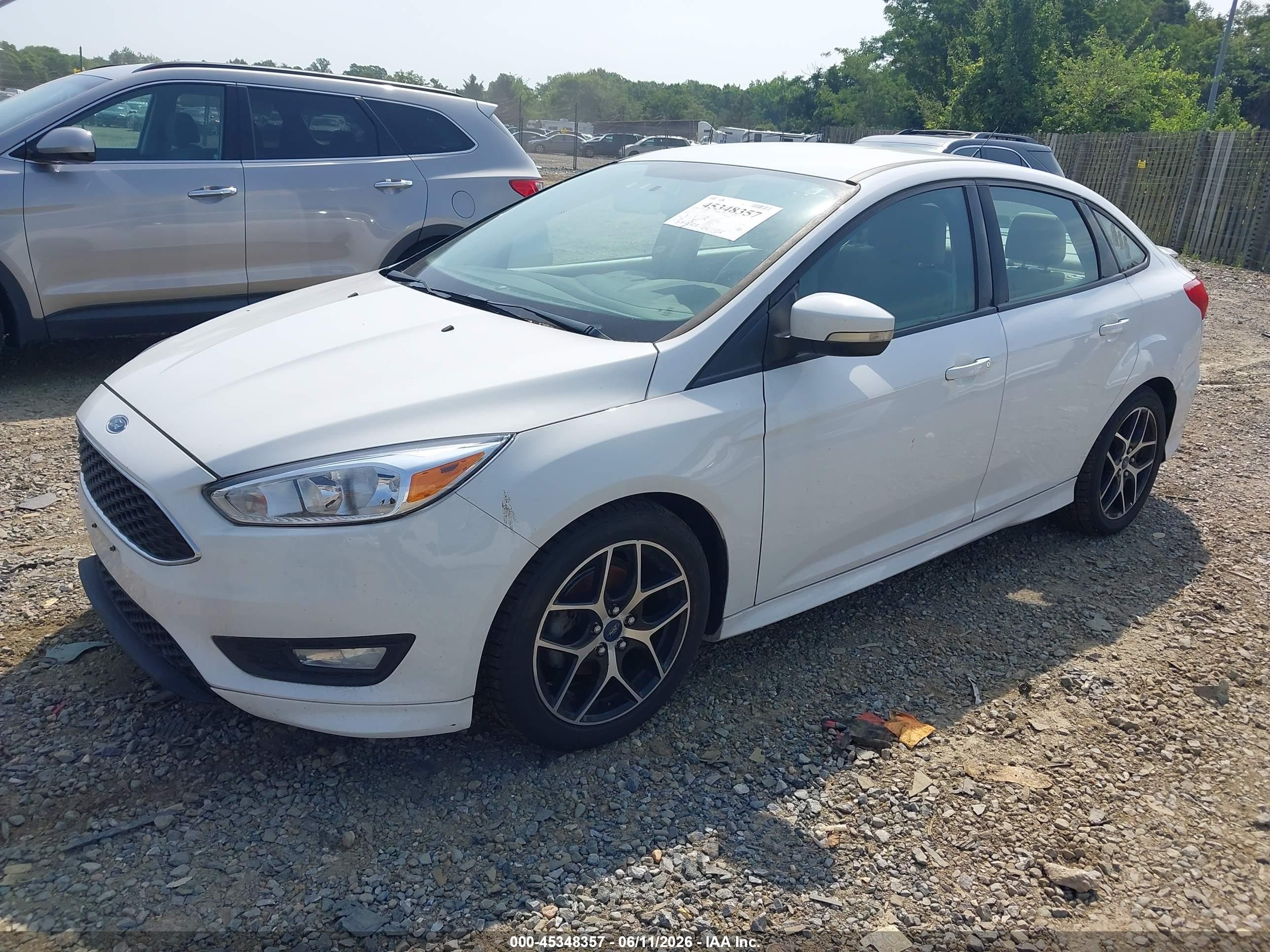 2015 Ford Focus Se White vin: 1FADP3FE8FL364813