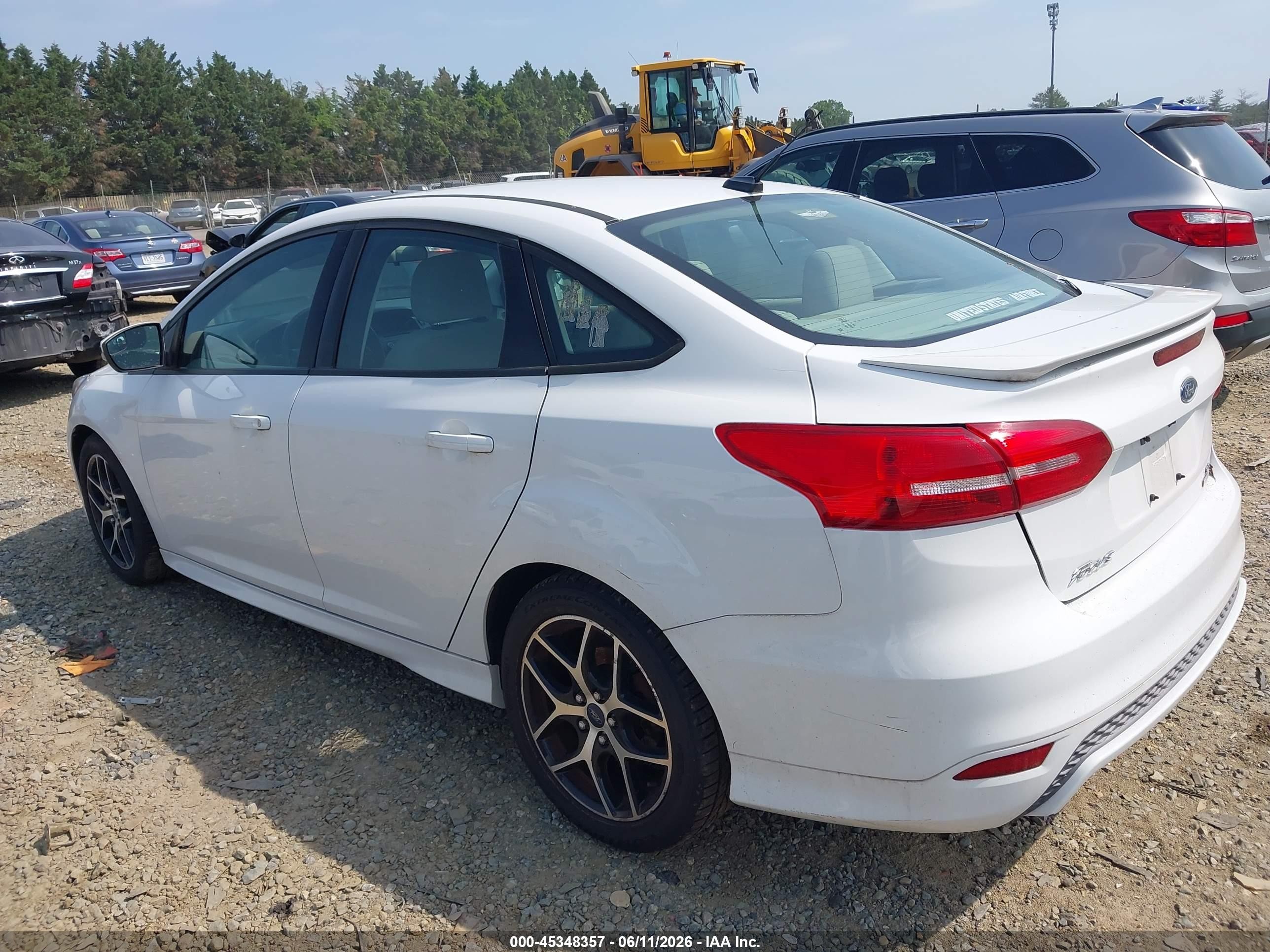 2015 Ford Focus Se White vin: 1FADP3FE8FL364813