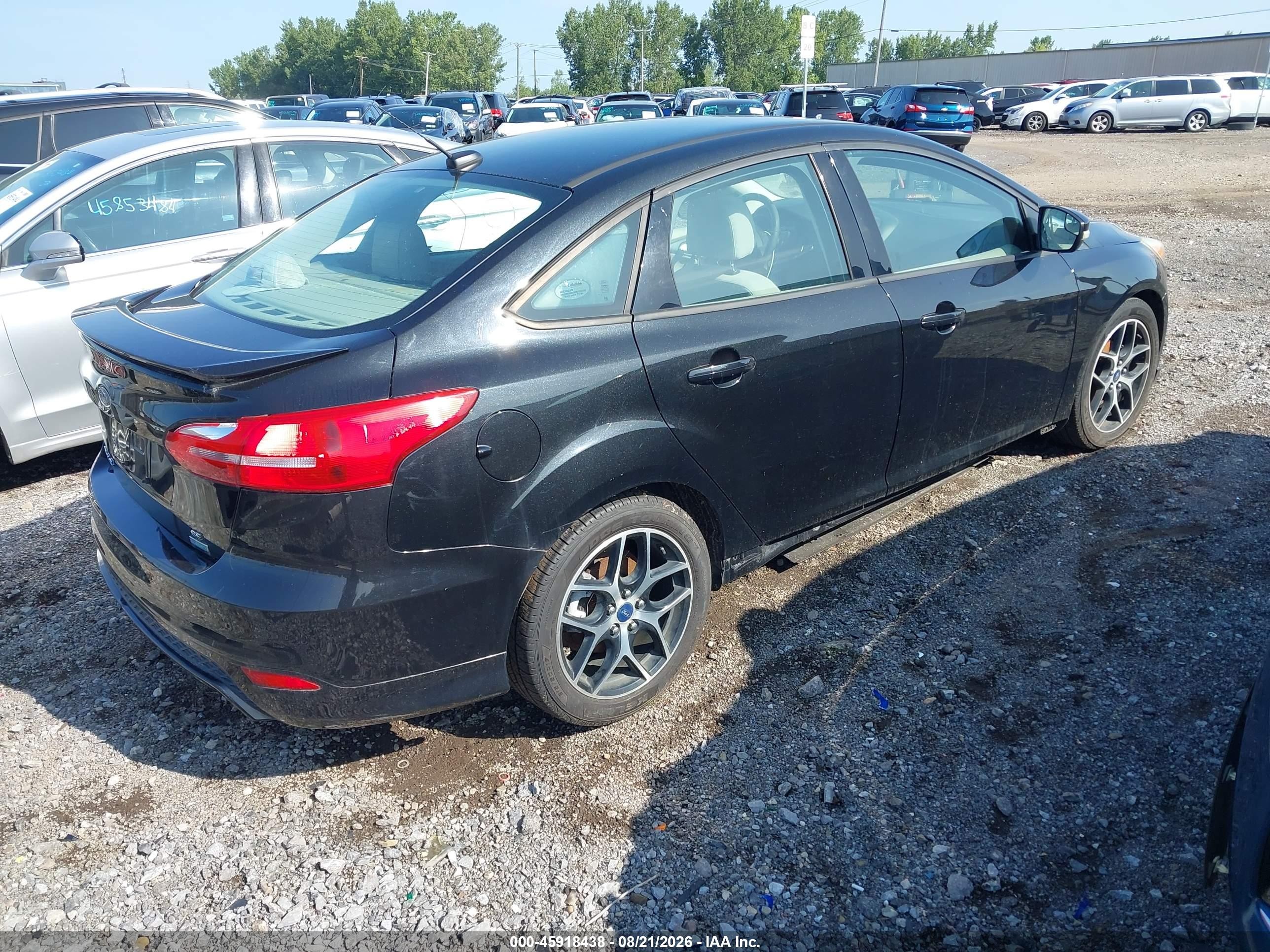2015 Ford Focus Se Черный vin: 1FADP3FE9FL260315