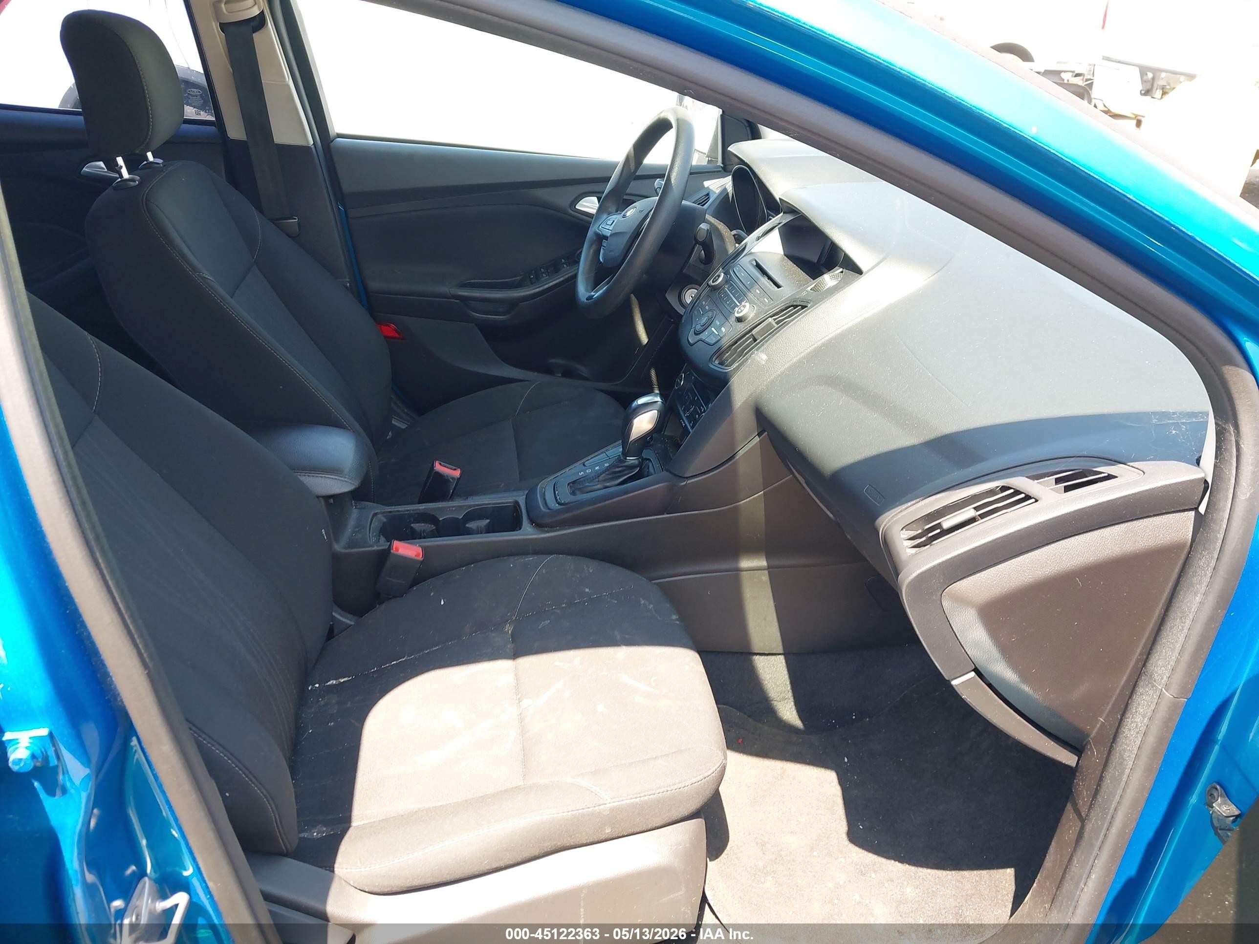 2016 Ford Focus Se Синий vin: 1FADP3FE9GL362635