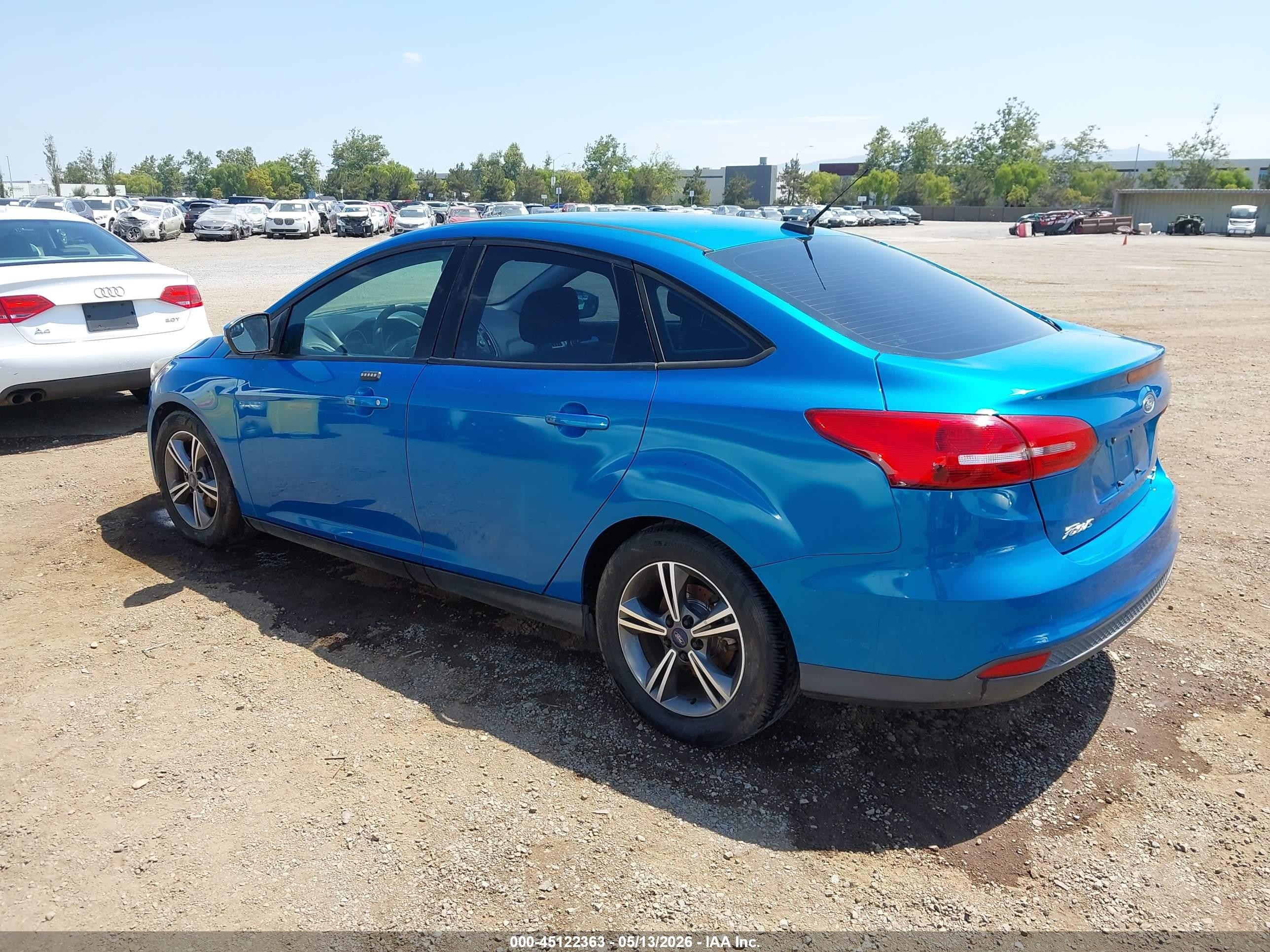 2016 Ford Focus Se Синий vin: 1FADP3FE9GL362635