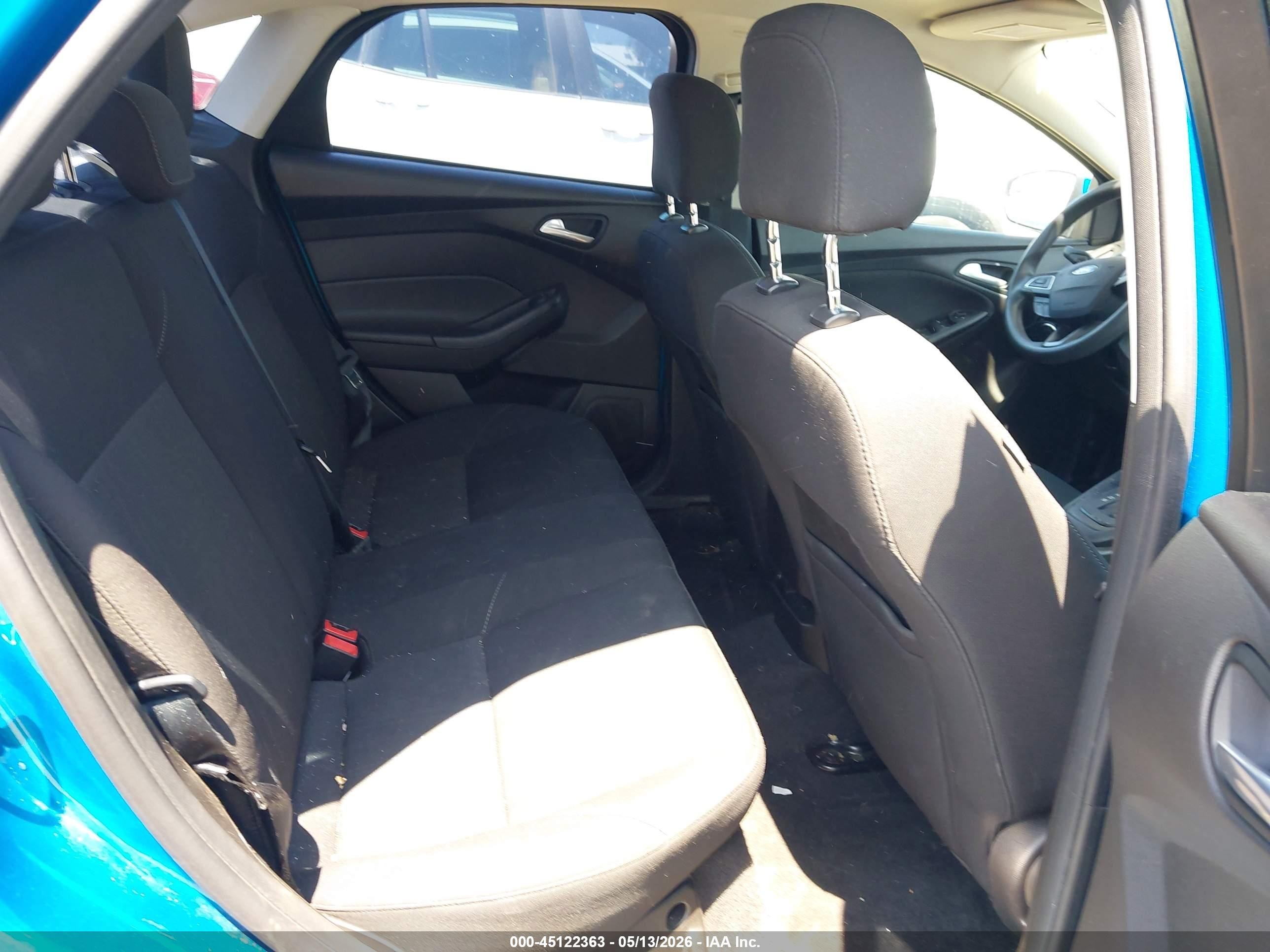 2016 Ford Focus Se Синий vin: 1FADP3FE9GL362635
