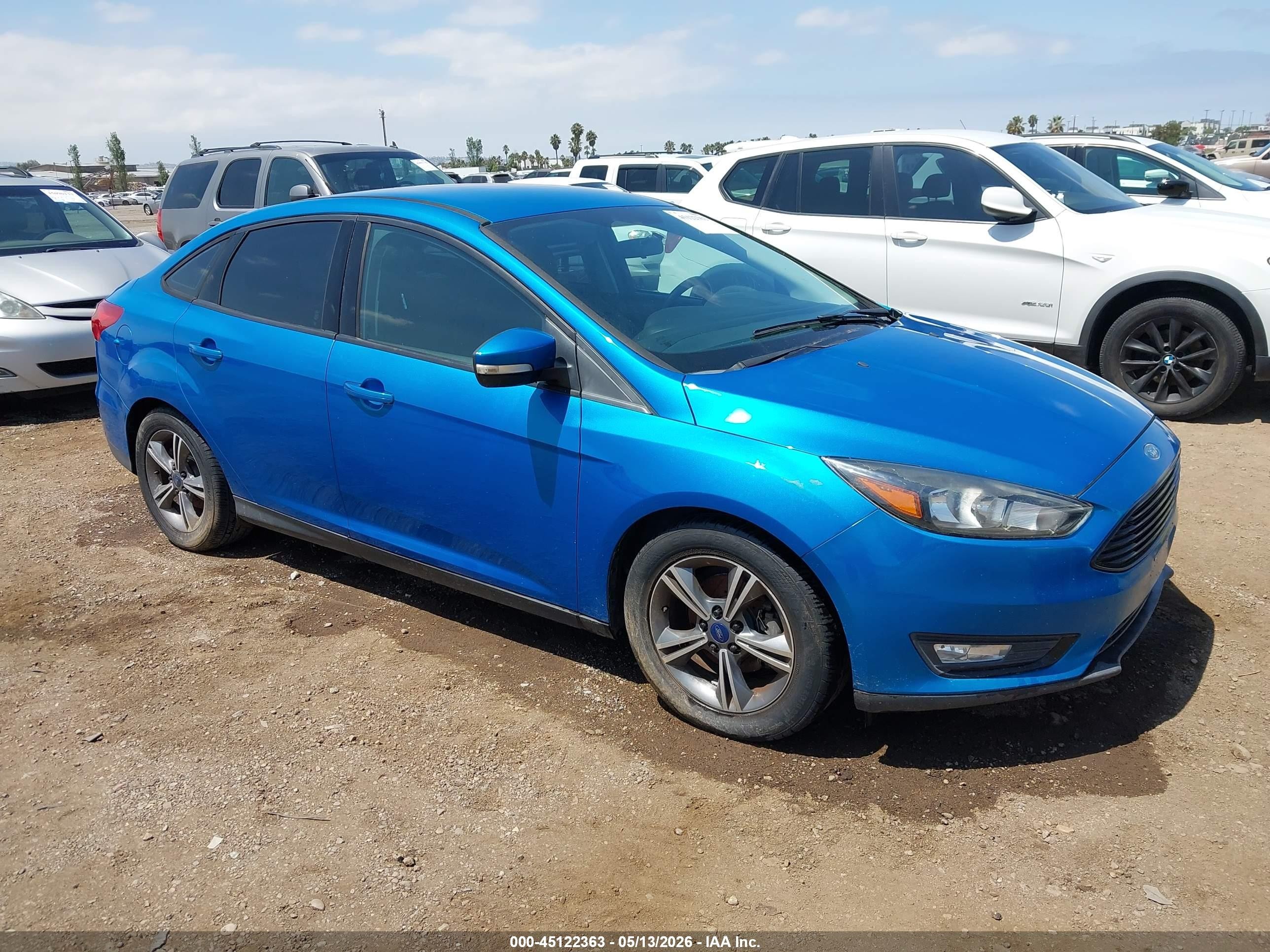 2016 Ford Focus Se Blue vin: 1FADP3FE9GL362635