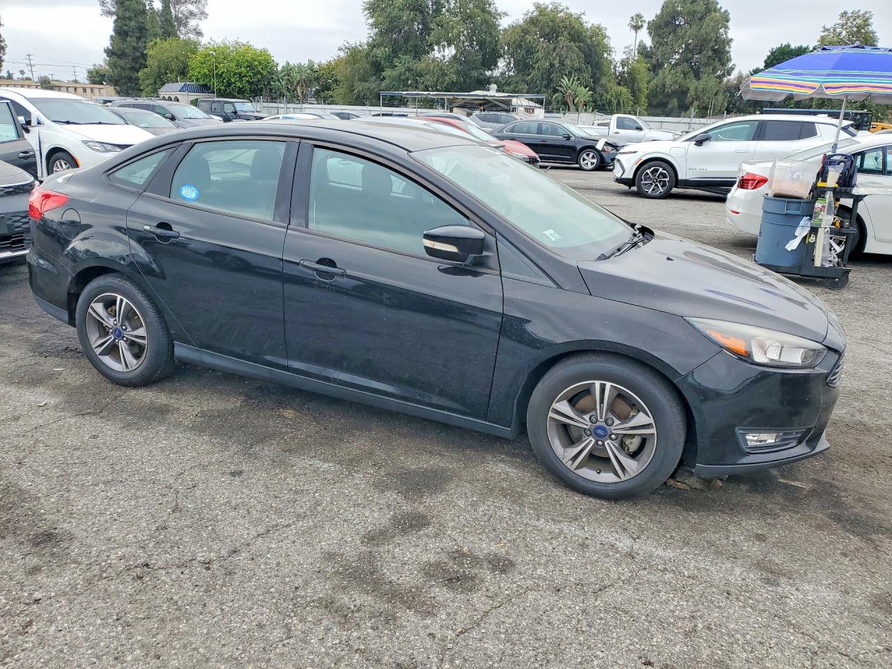 2017 Ford Focus Se Черный vin: 1FADP3FE9HL314439