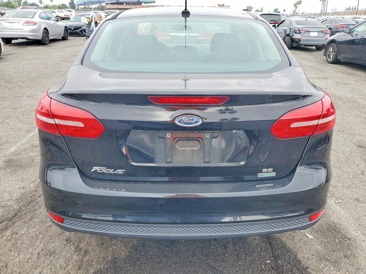 2017 Ford Focus Se Черный vin: 1FADP3FE9HL314439