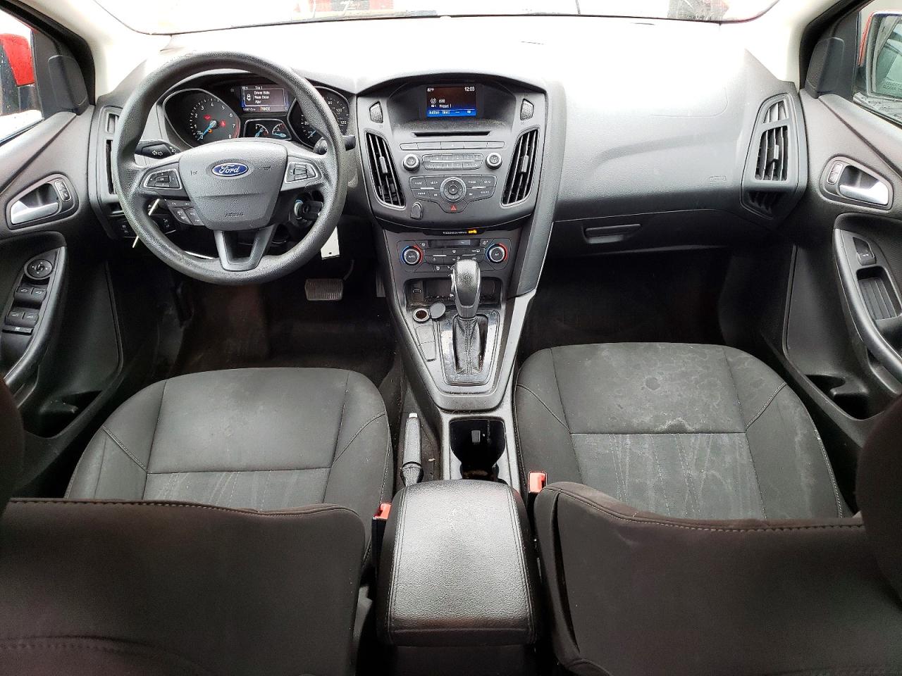 2017 Ford Focus Se Red vin: 1FADP3FE9HL322881