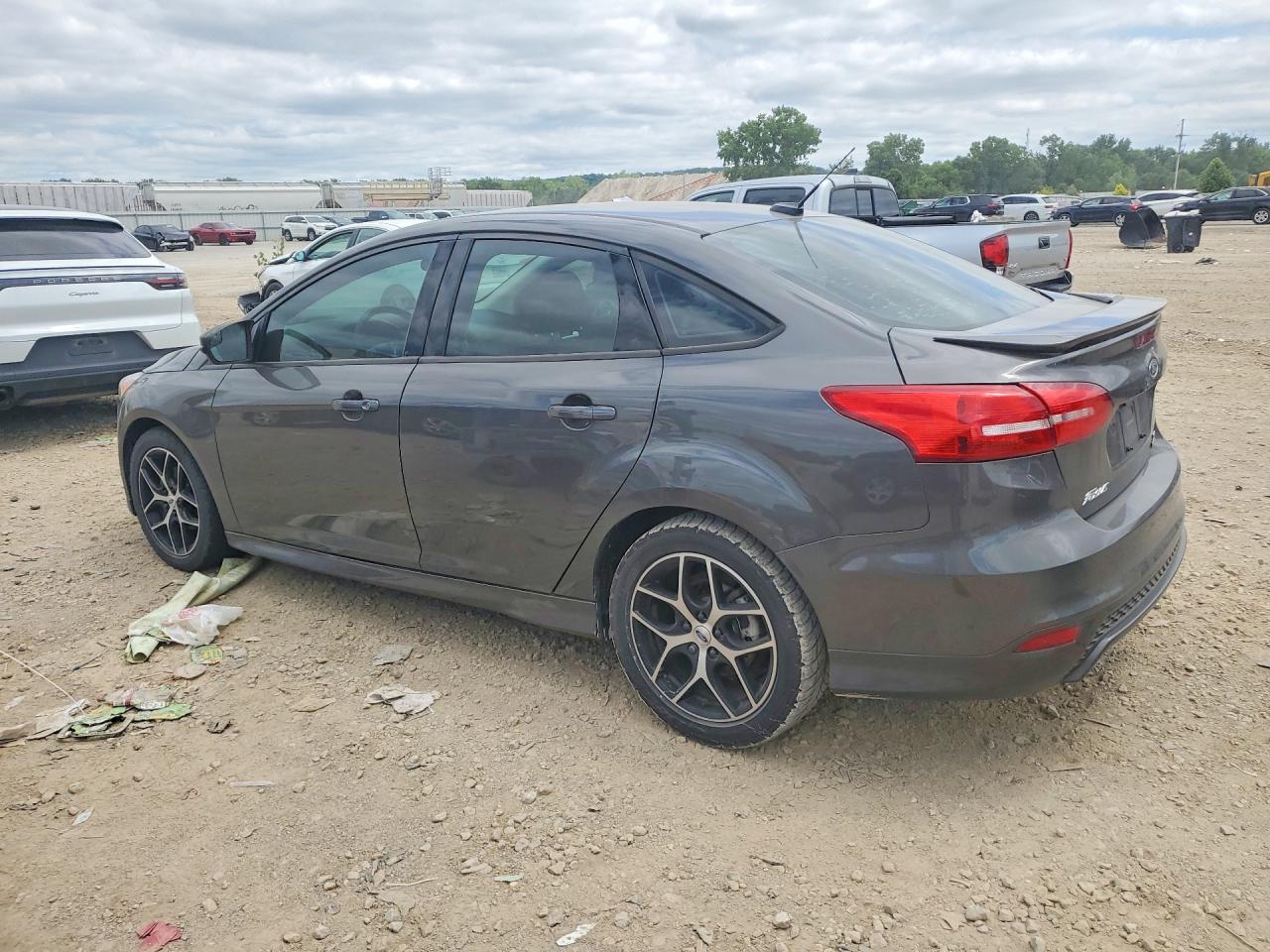2015 Ford Focus Se Gray vin: 1FADP3FEXFL361282