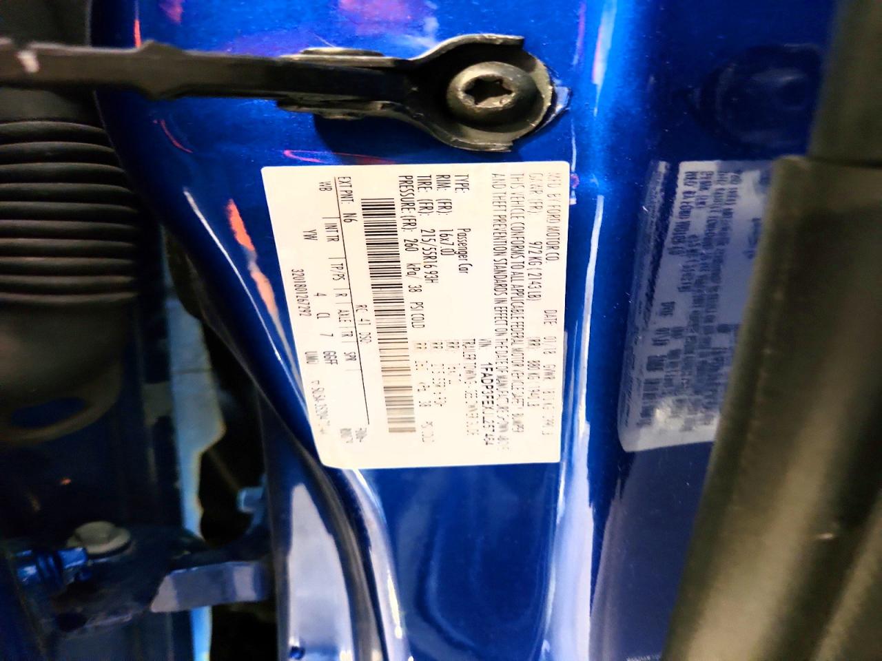 2018 Ford Focus Se Blue vin: 1FADP3FEXJL257464