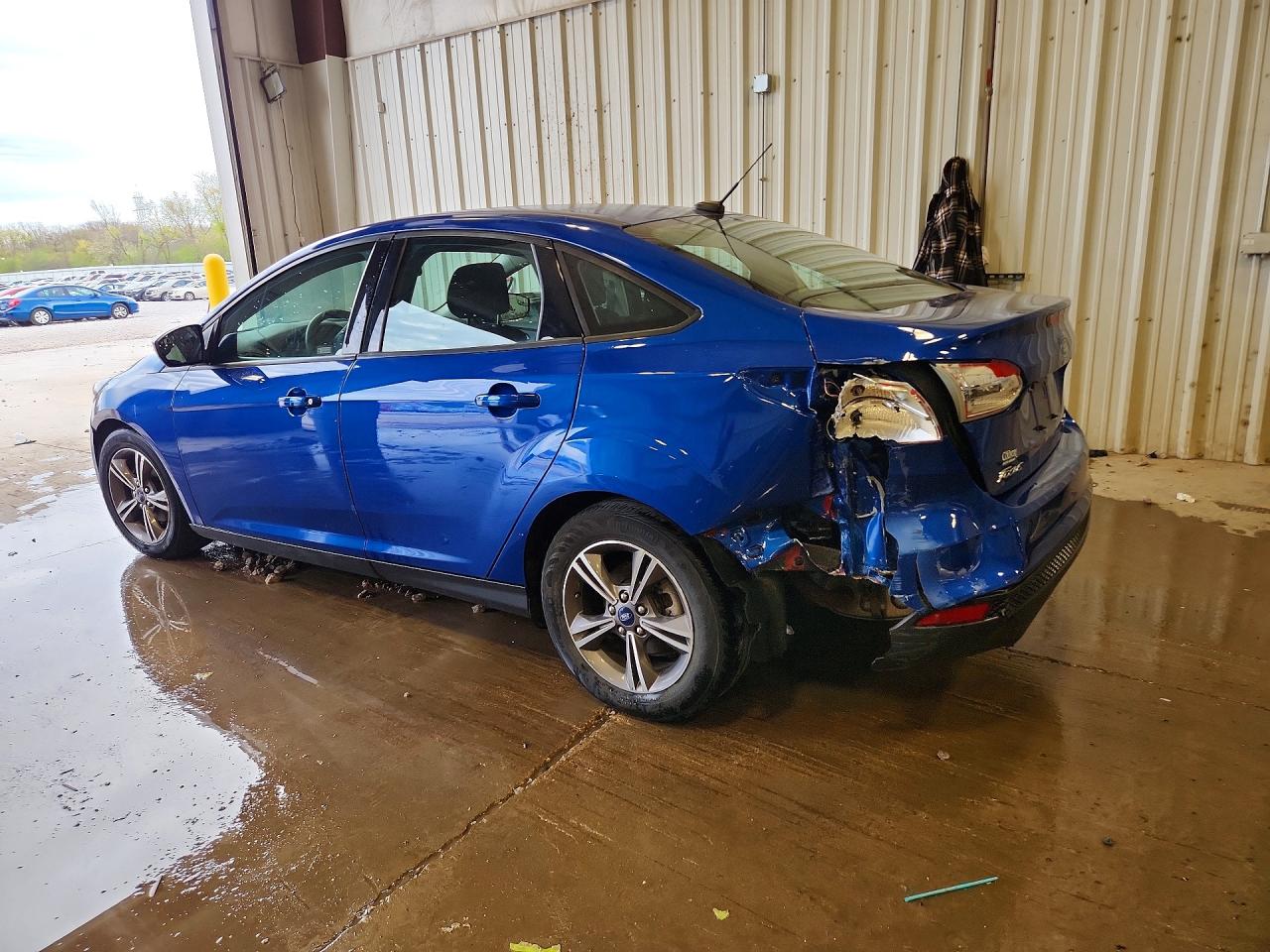 2018 Ford Focus Se Blue vin: 1FADP3FEXJL257464