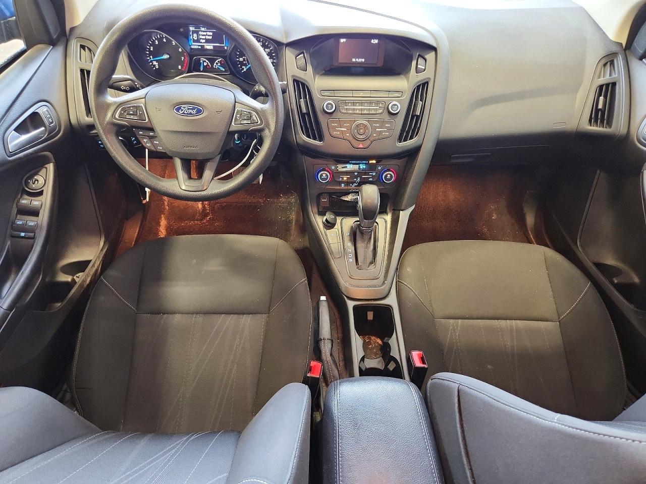 2018 Ford Focus Se Blue vin: 1FADP3FEXJL257464