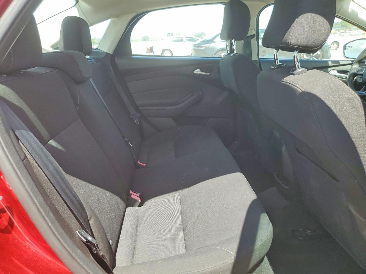 2017 Ford Focus Sel Red vin: 1FADP3H23HL256623
