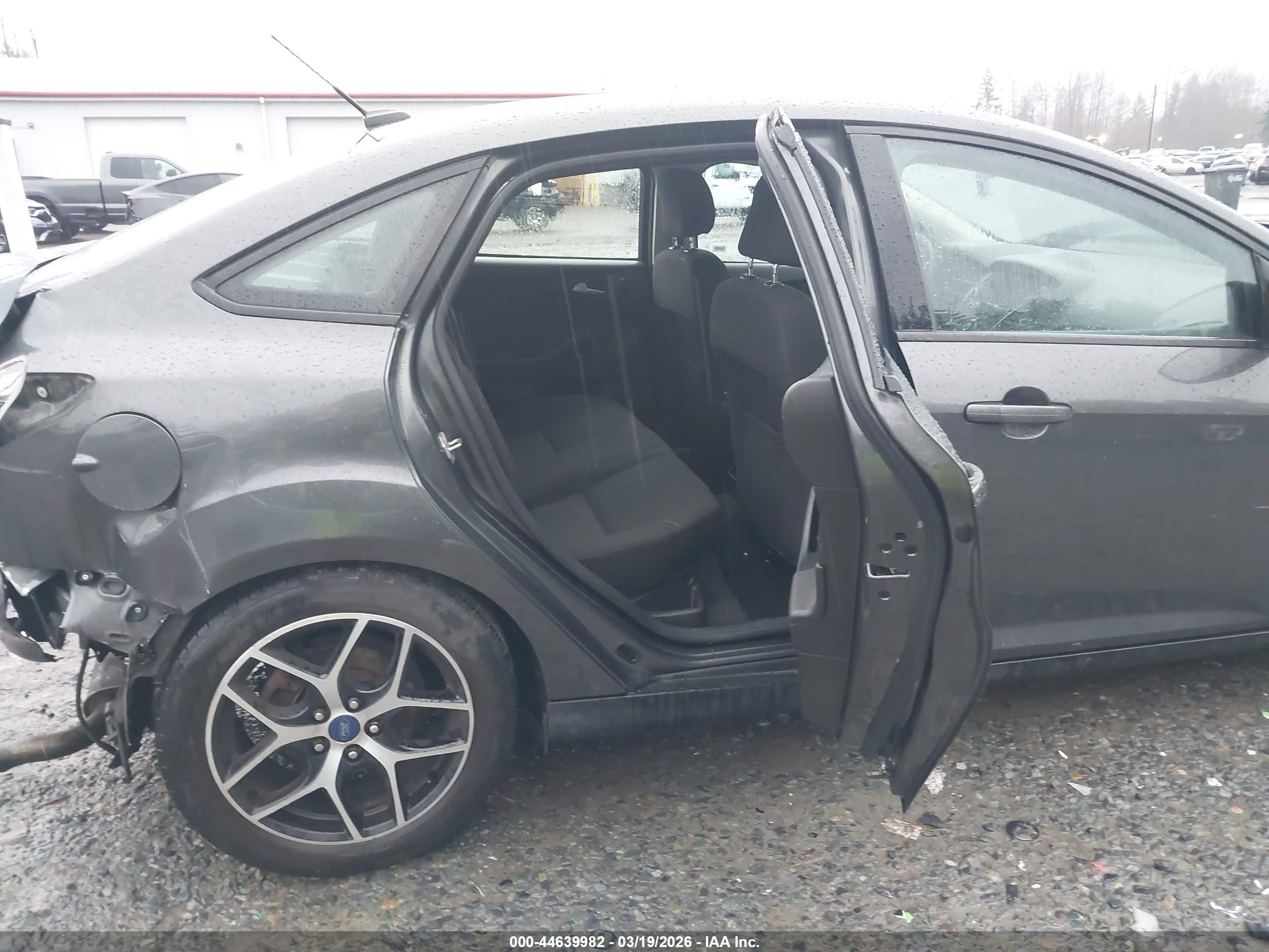 2017 Ford Focus Sel Серый vin: 1FADP3H23HL260767