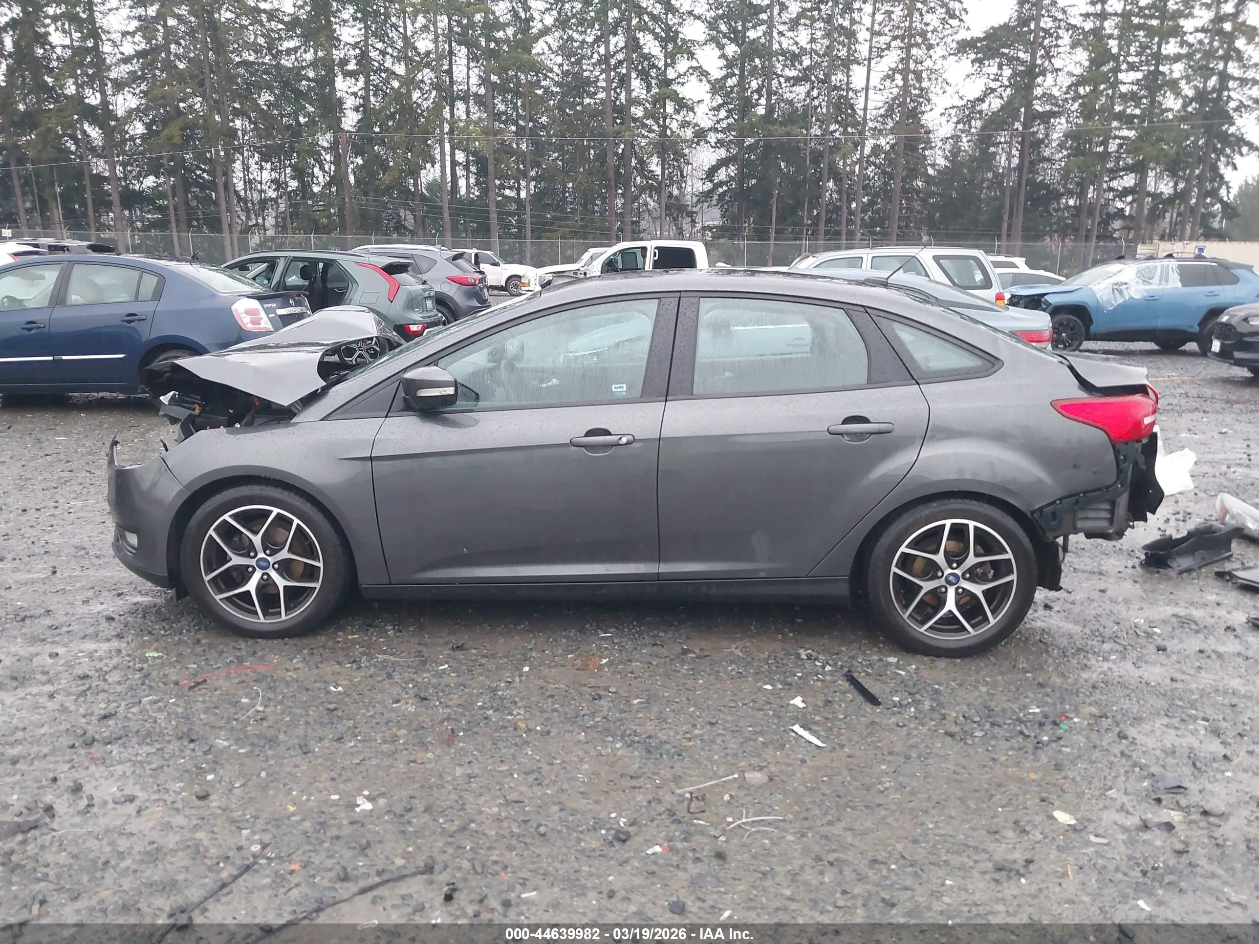 2017 Ford Focus Sel Серый vin: 1FADP3H23HL260767