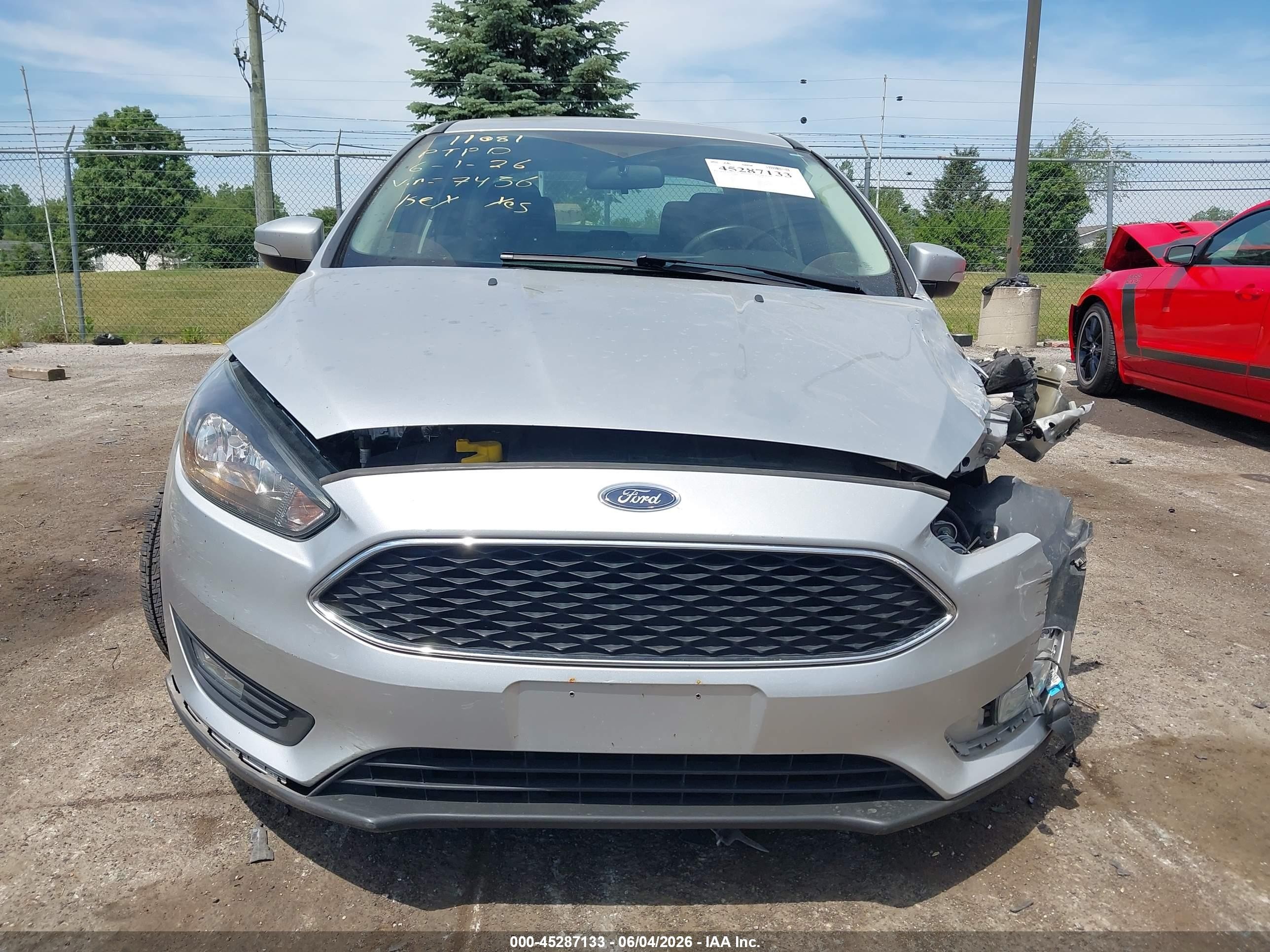 2017 Ford Focus Sel Silver vin: 1FADP3H24HL257456